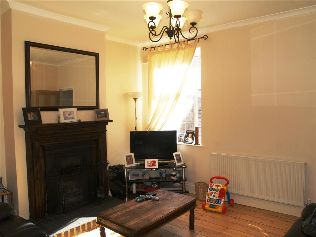2 bedroom mid terraced house SSTC in Birmingham - photograph 2.