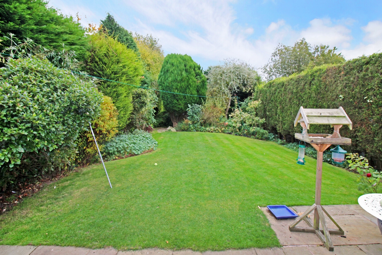 3 bedroom house SSTC in Solihull - photograph 2.