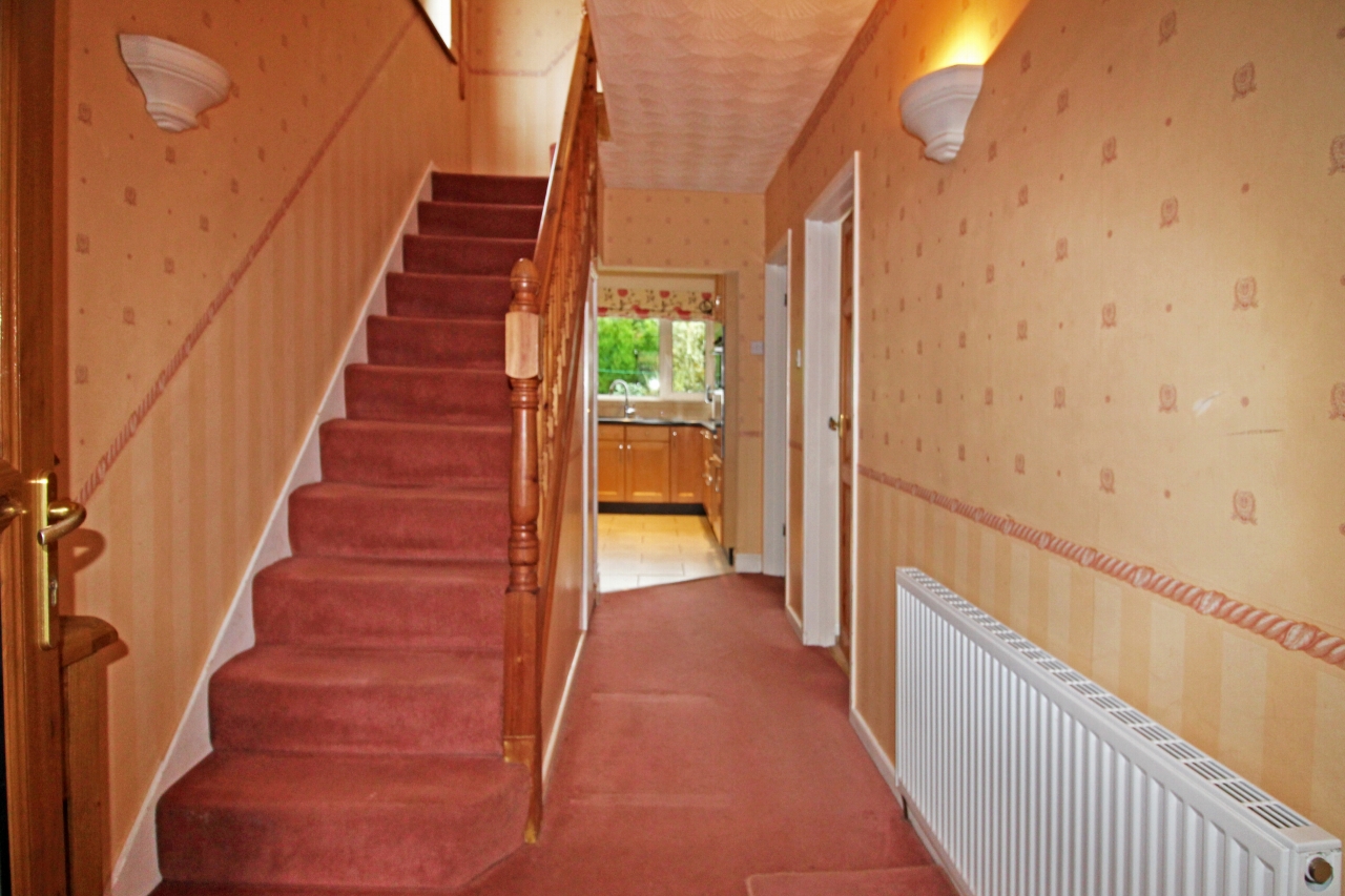 3 bedroom house SSTC in Solihull - photograph 4.