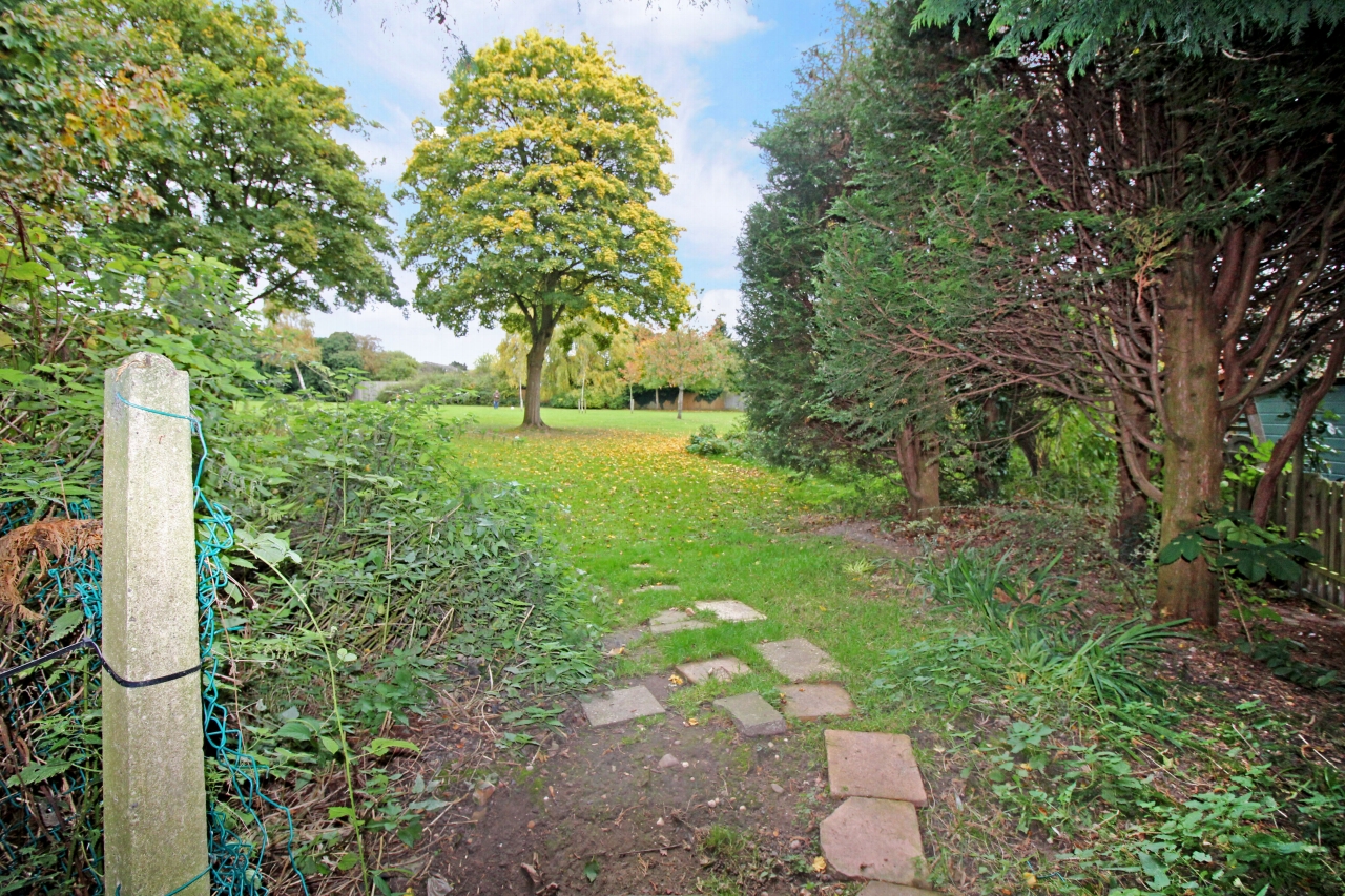 3 bedroom house SSTC in Solihull - photograph 13.