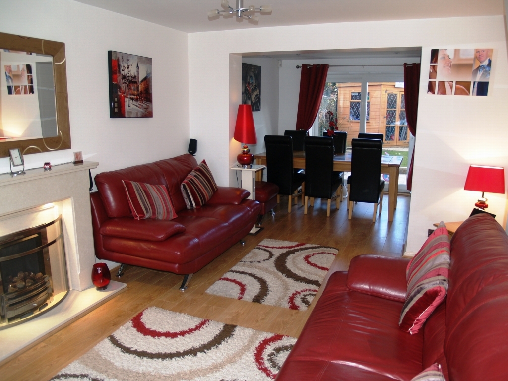 3 bedroom detached house Sold in Birmingham - photograph 2.