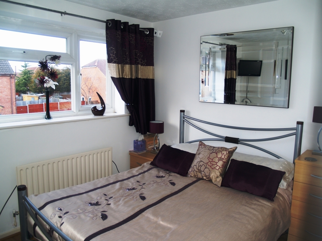 3 bedroom detached house Sold in Birmingham - photograph 8.