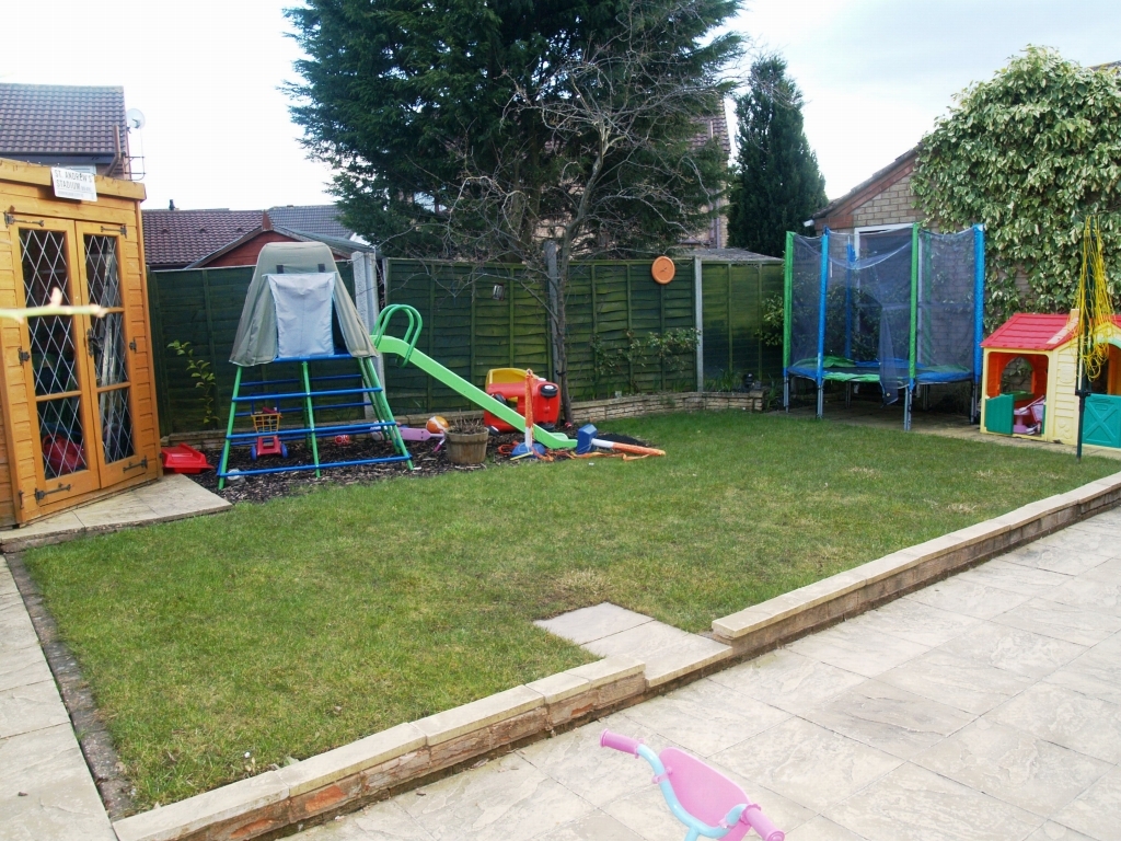 3 bedroom detached house Sold in Birmingham - photograph 10.