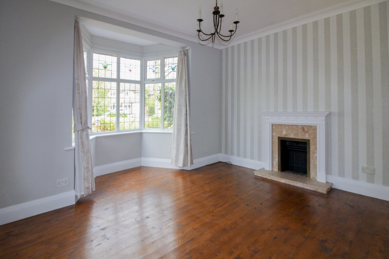 3 bedroom detached house SSTC in Solihull - photograph 4.