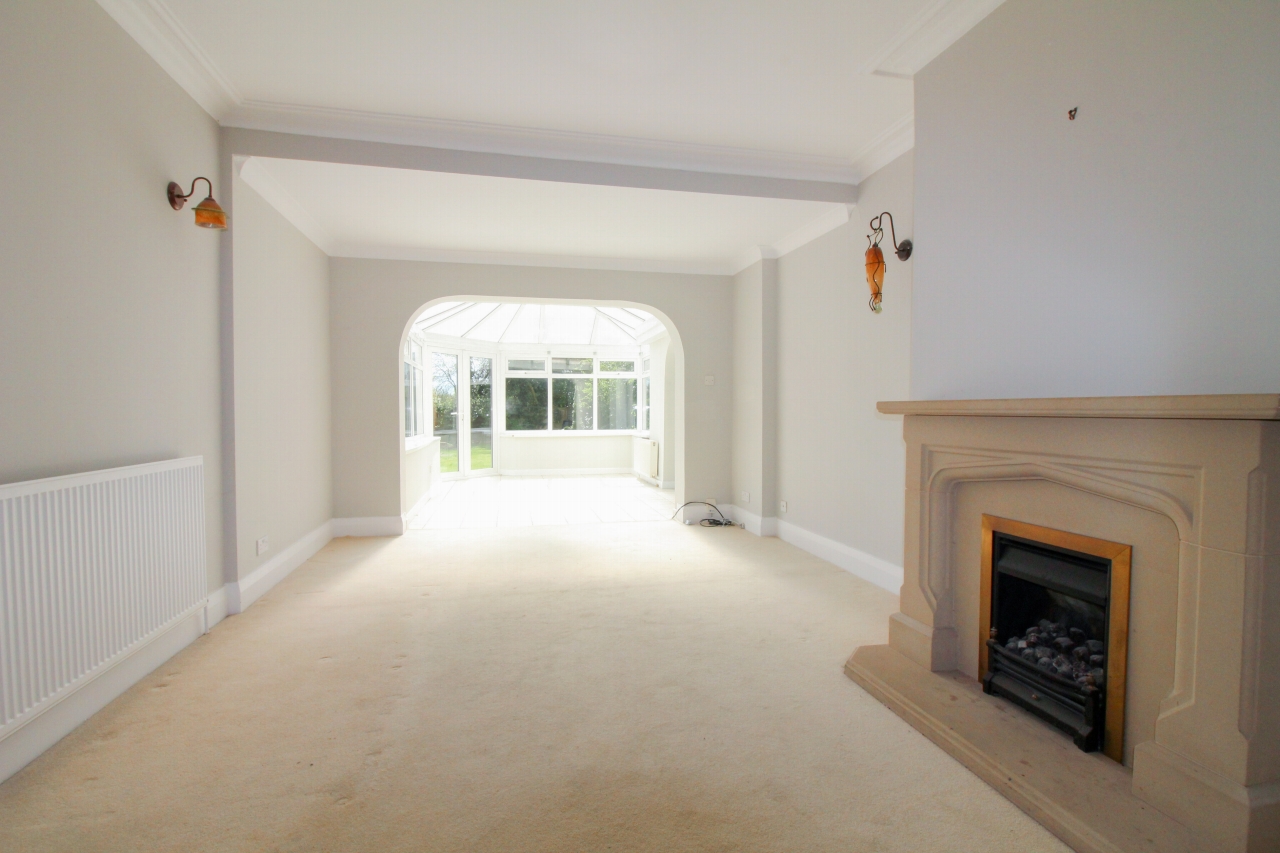 3 bedroom detached house SSTC in Solihull - photograph 6.