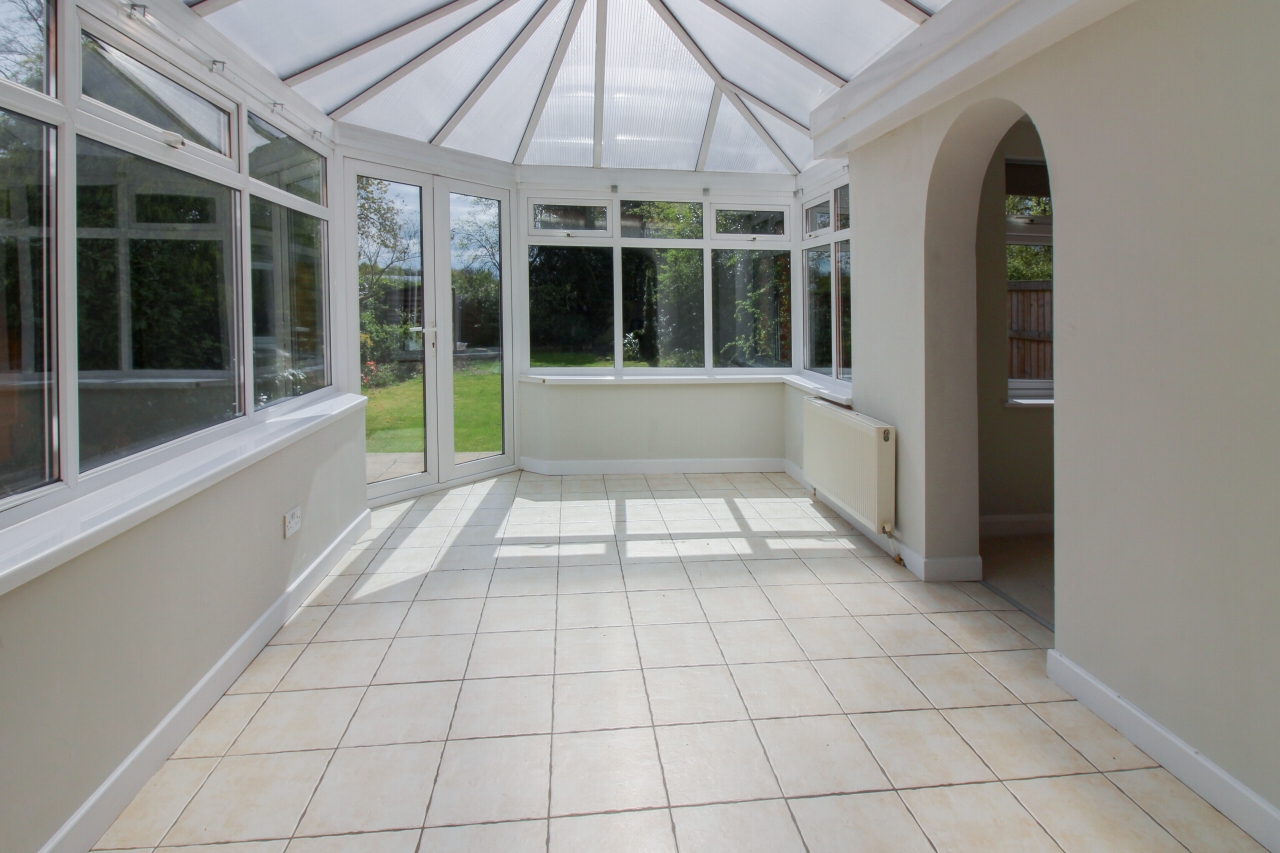 3 bedroom detached house SSTC in Solihull - photograph 7.