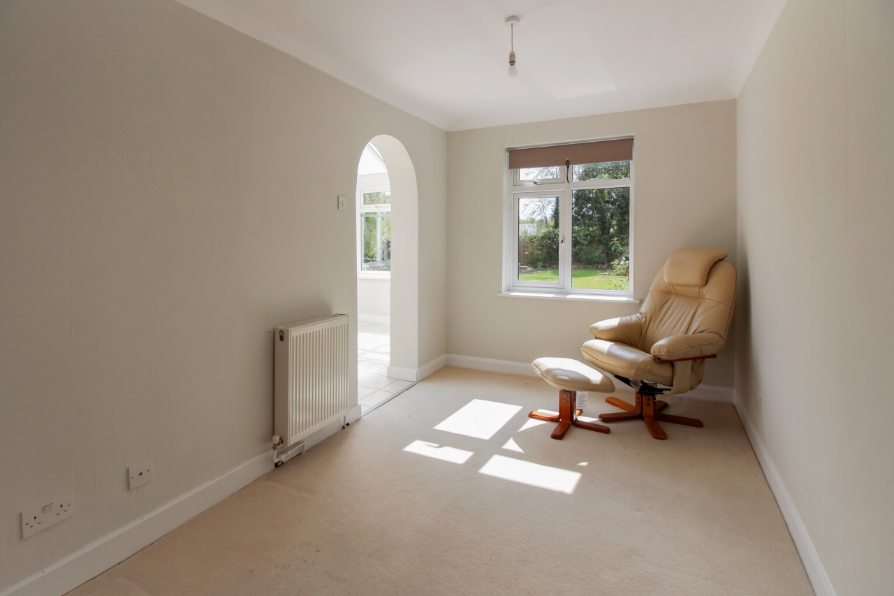 3 bedroom detached house SSTC in Solihull - photograph 8.