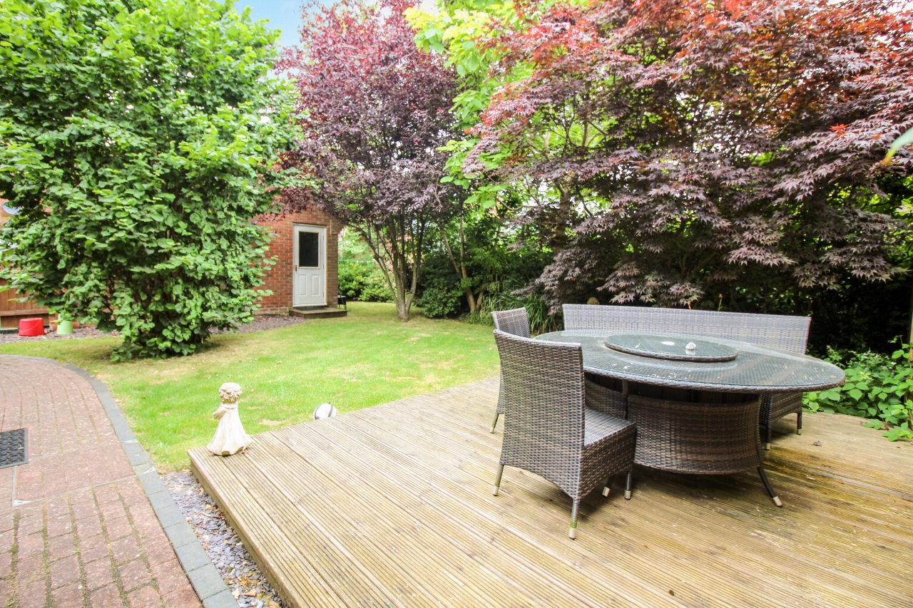 5 bedroom detached house SSTC in Solihull - photograph 5.