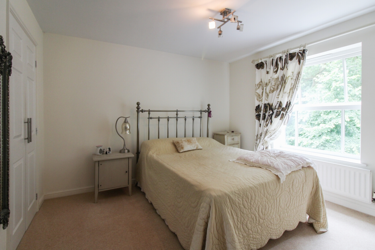 5 bedroom detached house SSTC in Solihull - photograph 6.