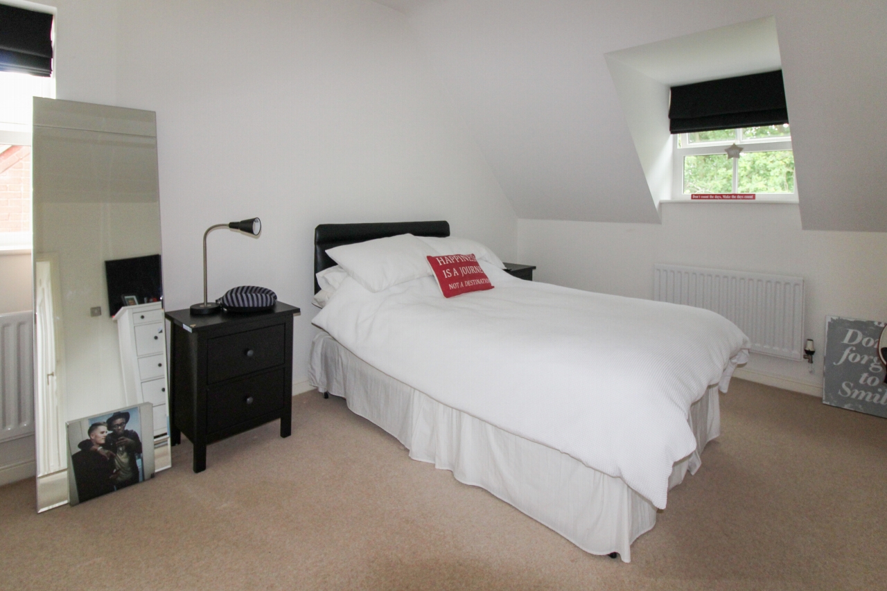 5 bedroom detached house SSTC in Solihull - photograph 14.