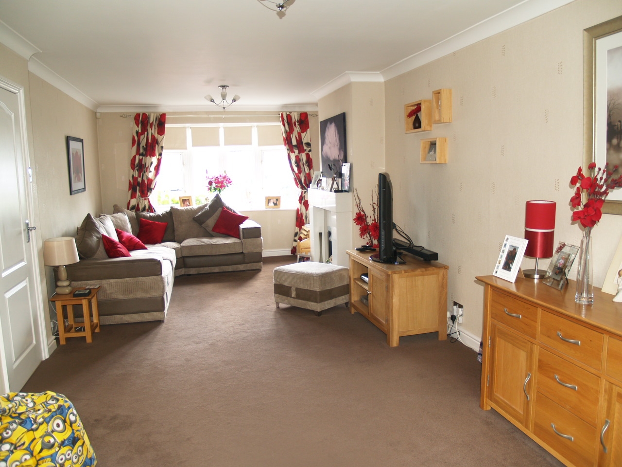 4 bedroom semi detached house Sold in Birmingham - photograph 3.