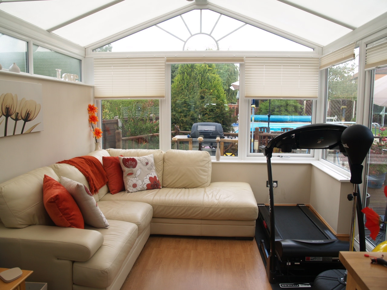 4 bedroom semi detached house Sold in Birmingham - photograph 5.