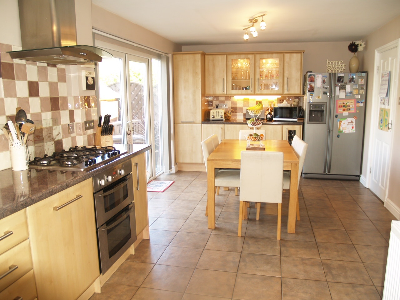 4 bedroom semi detached house Sold in Birmingham - photograph 6.