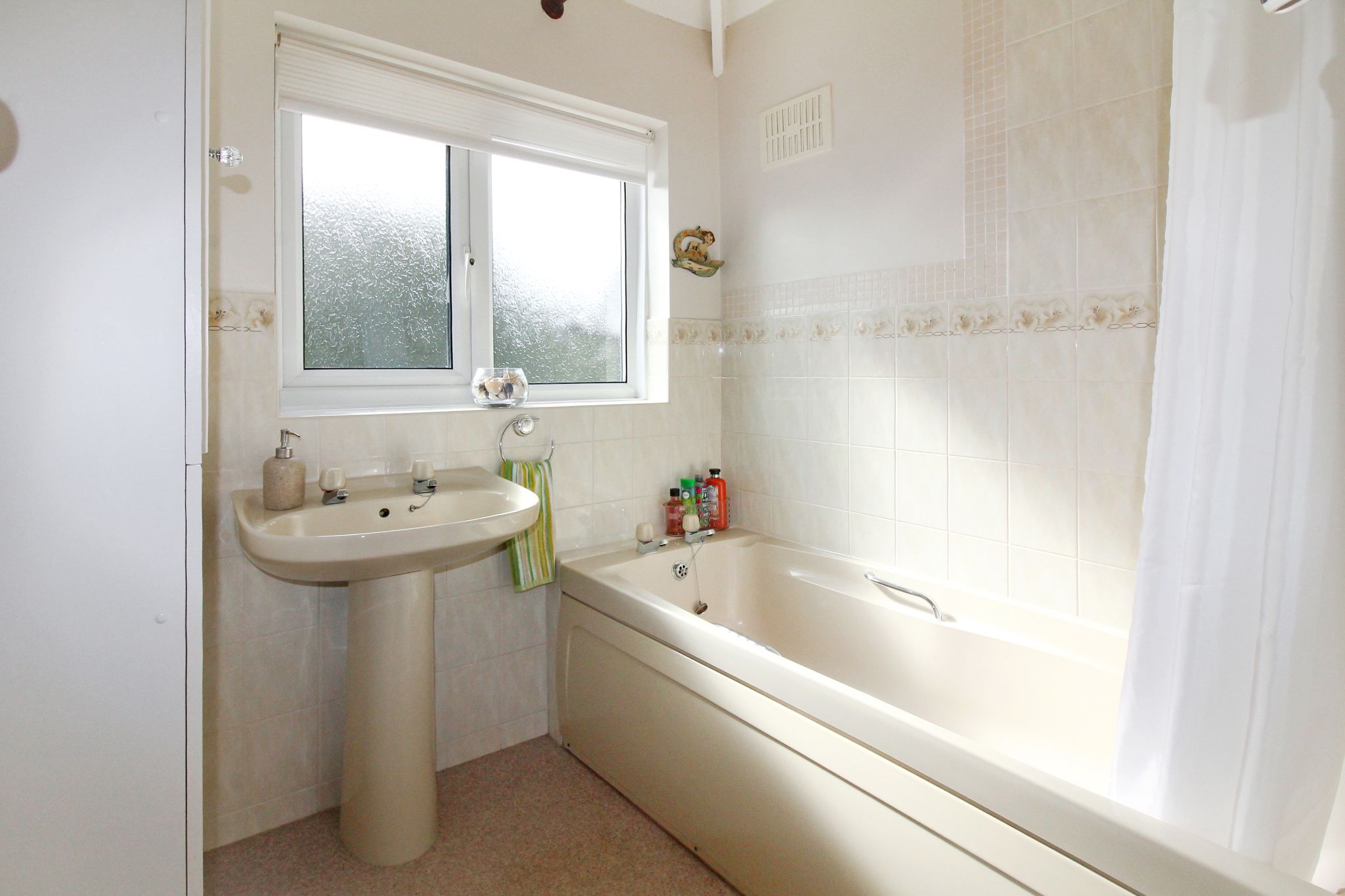 3 bedroom semi-detached house SSTC in Birmingham - Photograph 11.