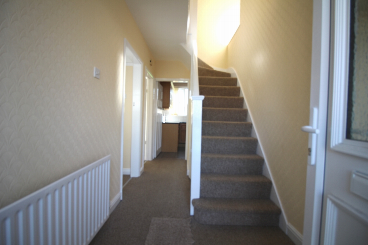 3 bedroom semi-detached house To Let in Solihull - Property photograph.