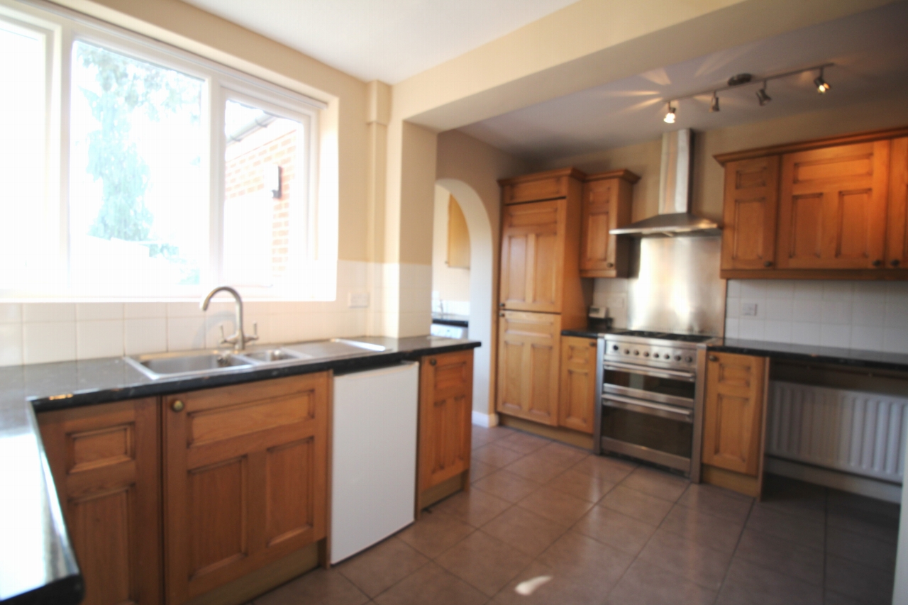 3 bedroom semi-detached house To Let in Solihull - Photograph 5.
