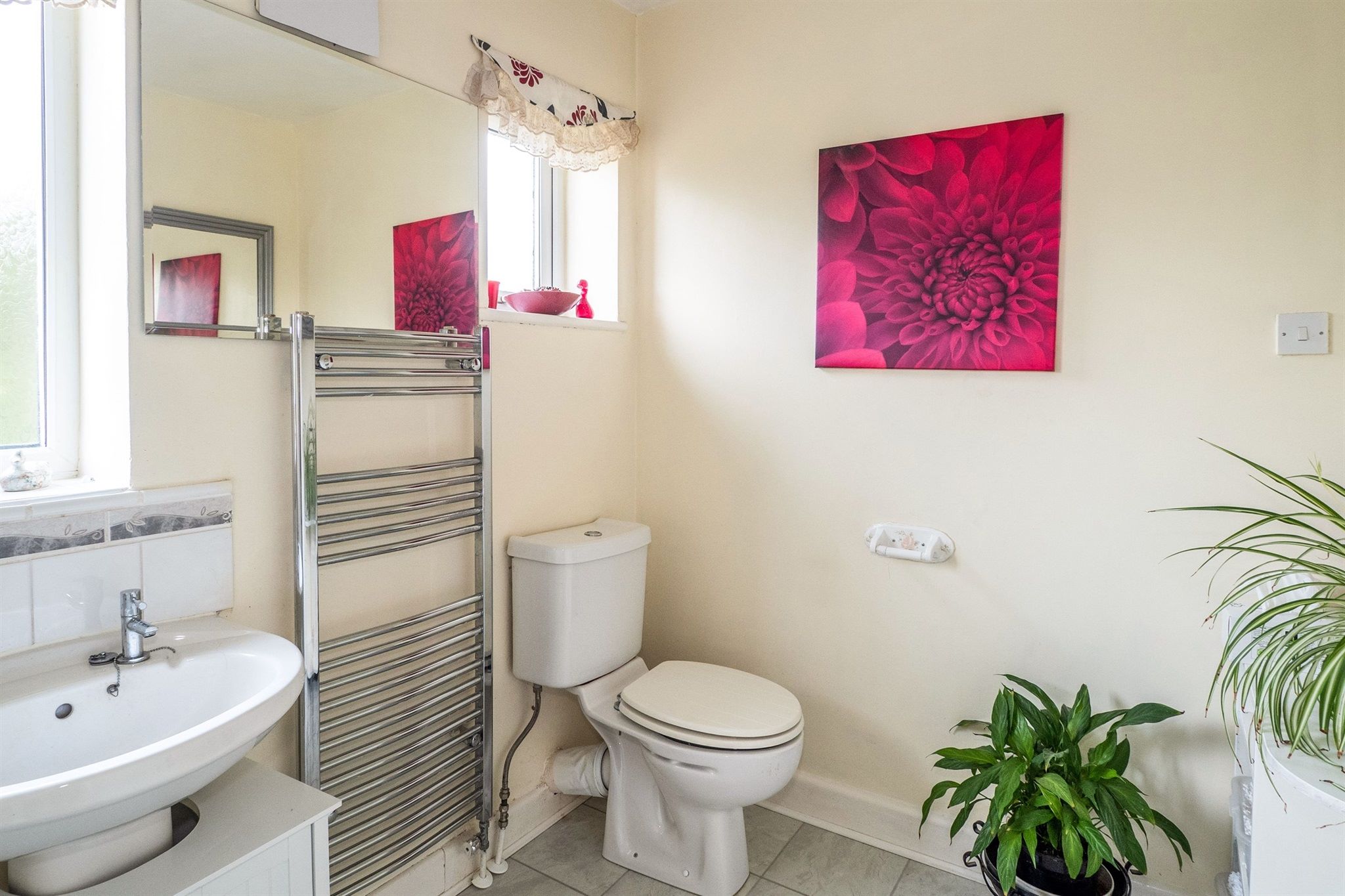 4 bedroom detached house SSTC in Solihull - Photograph 9.