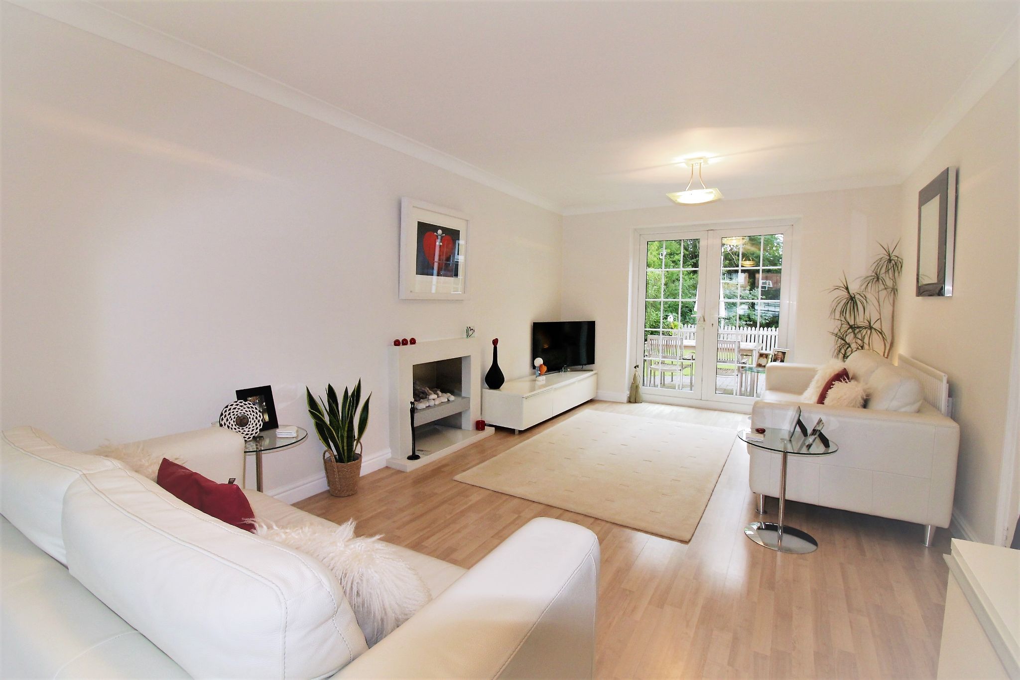3 bedroom detached house SSTC in Solihull - Photograph 2.