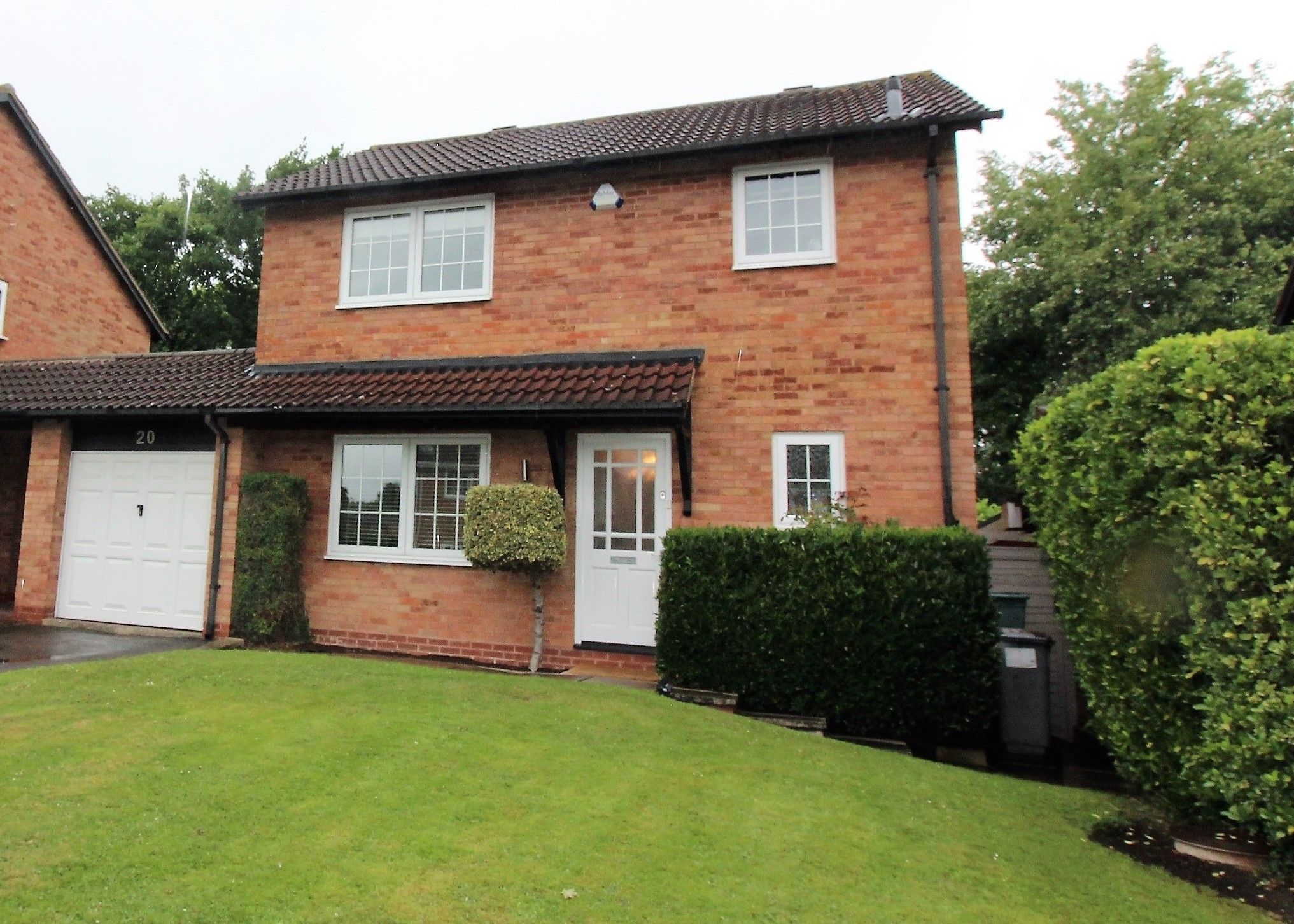 3 bedroom detached house SSTC in Solihull - Photograph 5.