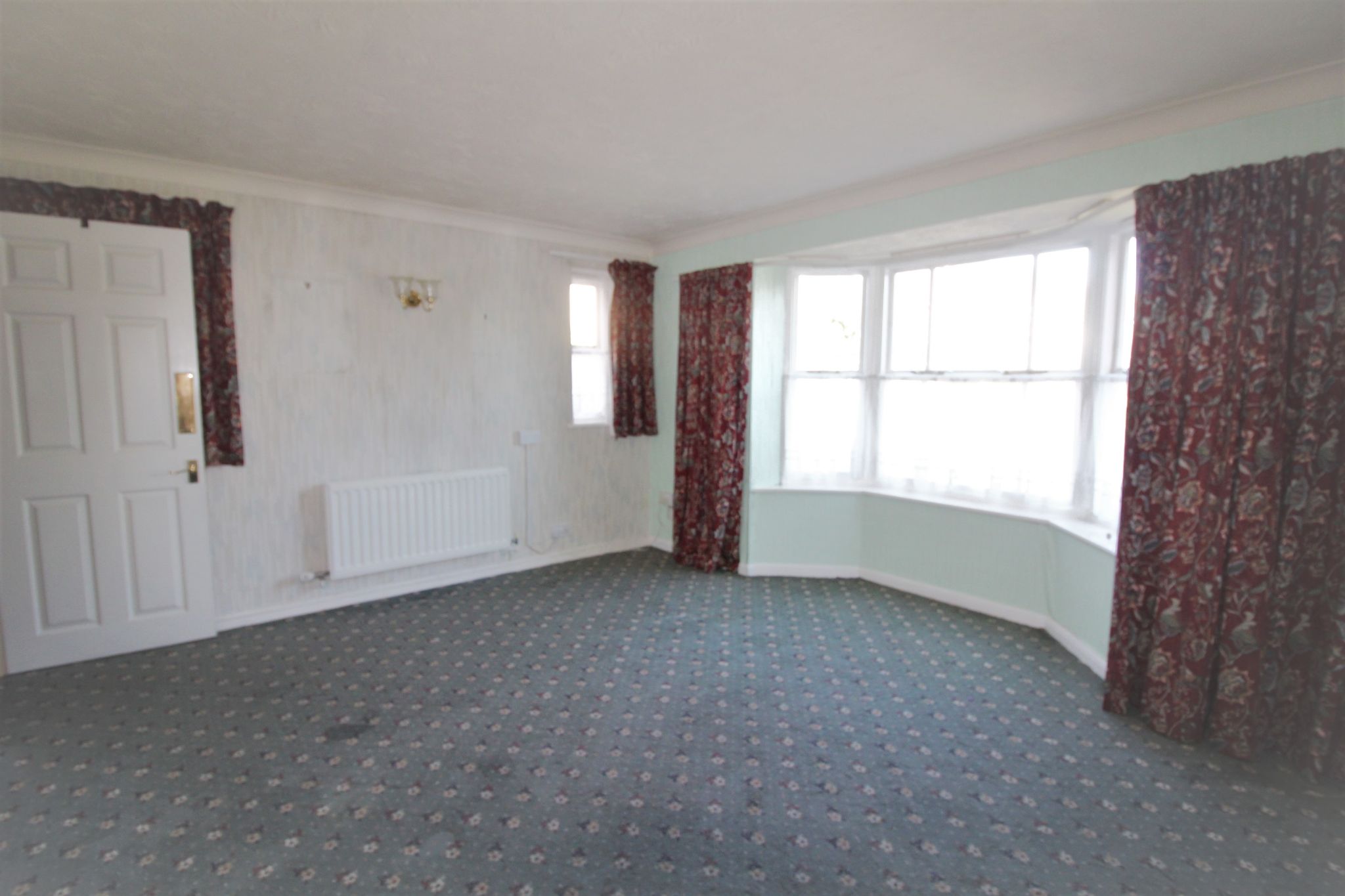 4 bedroom detached house SSTC in Solihull - Photograph 4.