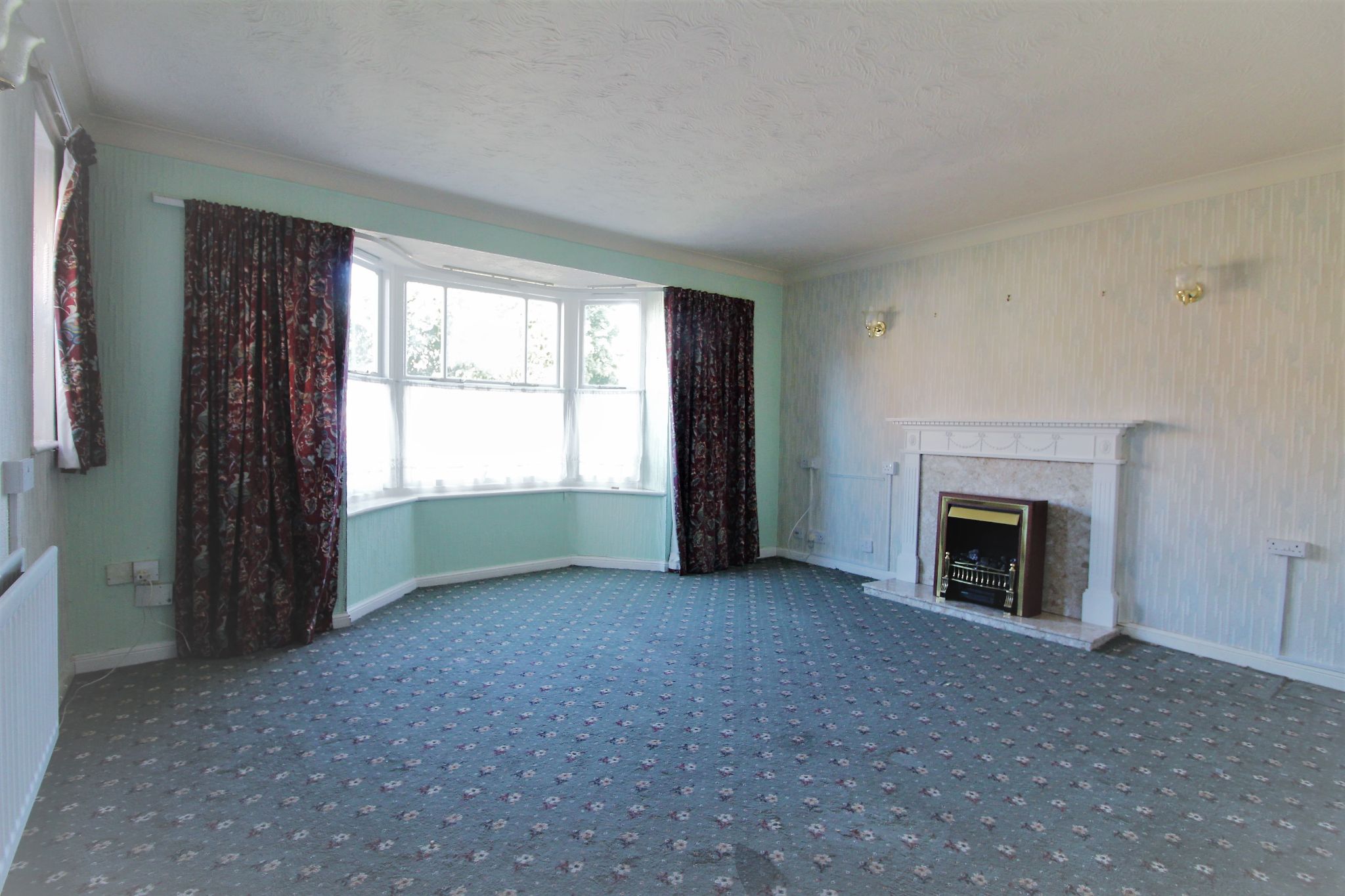 4 bedroom detached house SSTC in Solihull - Photograph 3.