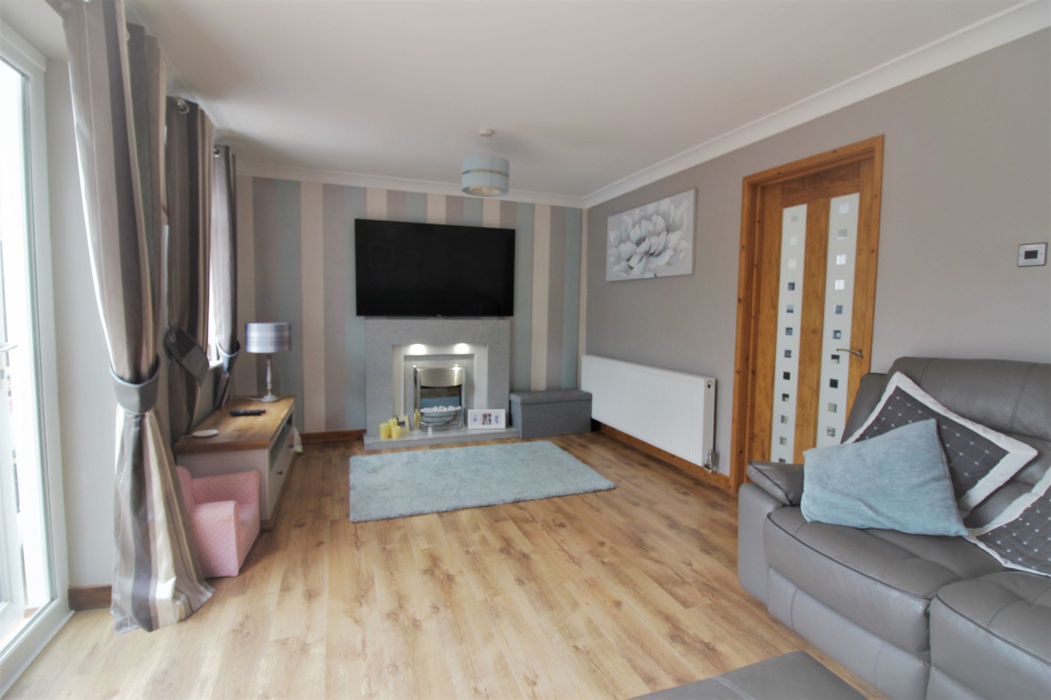 3 bedroom mid terraced house SSTC in Solihull - Photograph 4.
