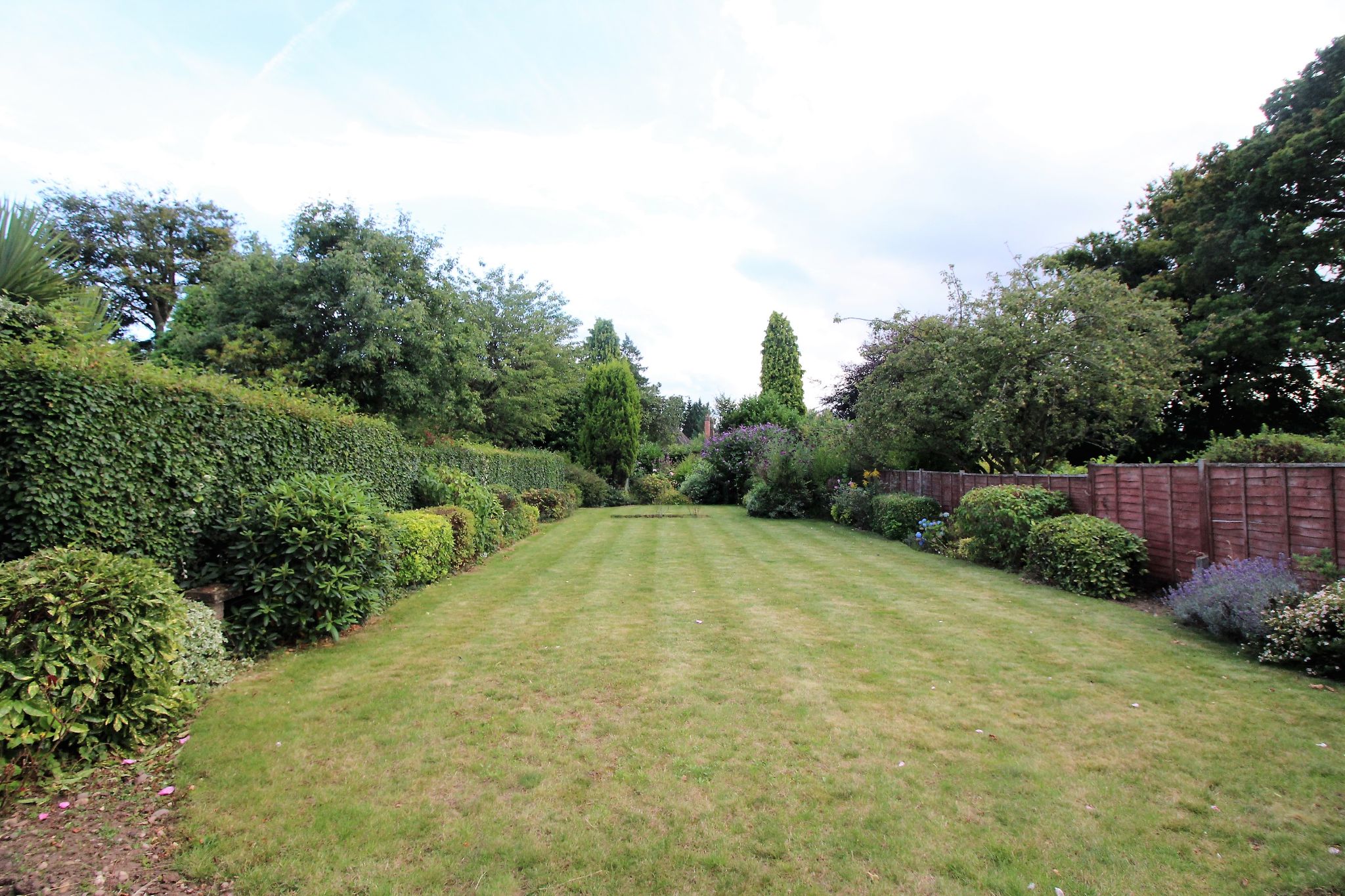 4 bedroom detached house SSTC in Solihull - Photograph 2.