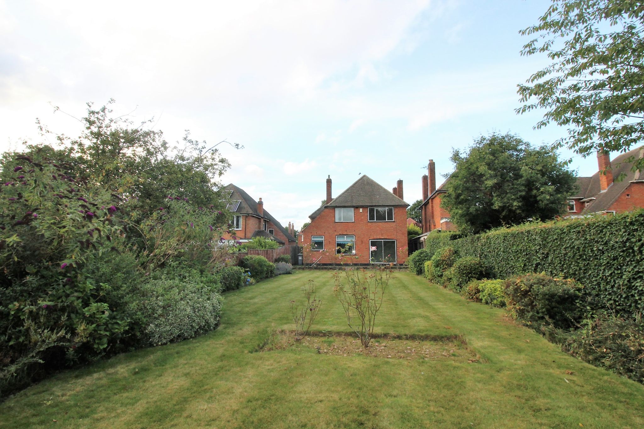 4 bedroom detached house SSTC in Solihull - Photograph 3.