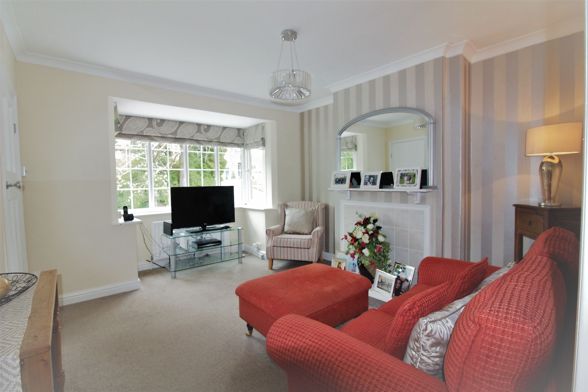 4 bedroom semi-detached house SSTC in Solihull - Photograph 4.