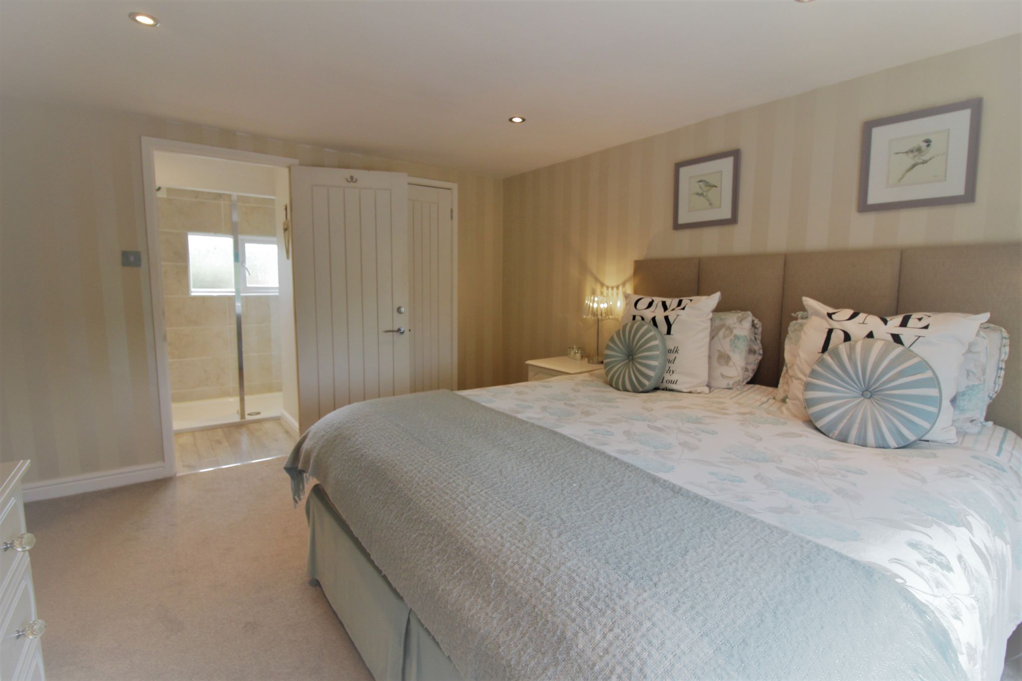 4 bedroom semi-detached house SSTC in Solihull - Photograph 13.