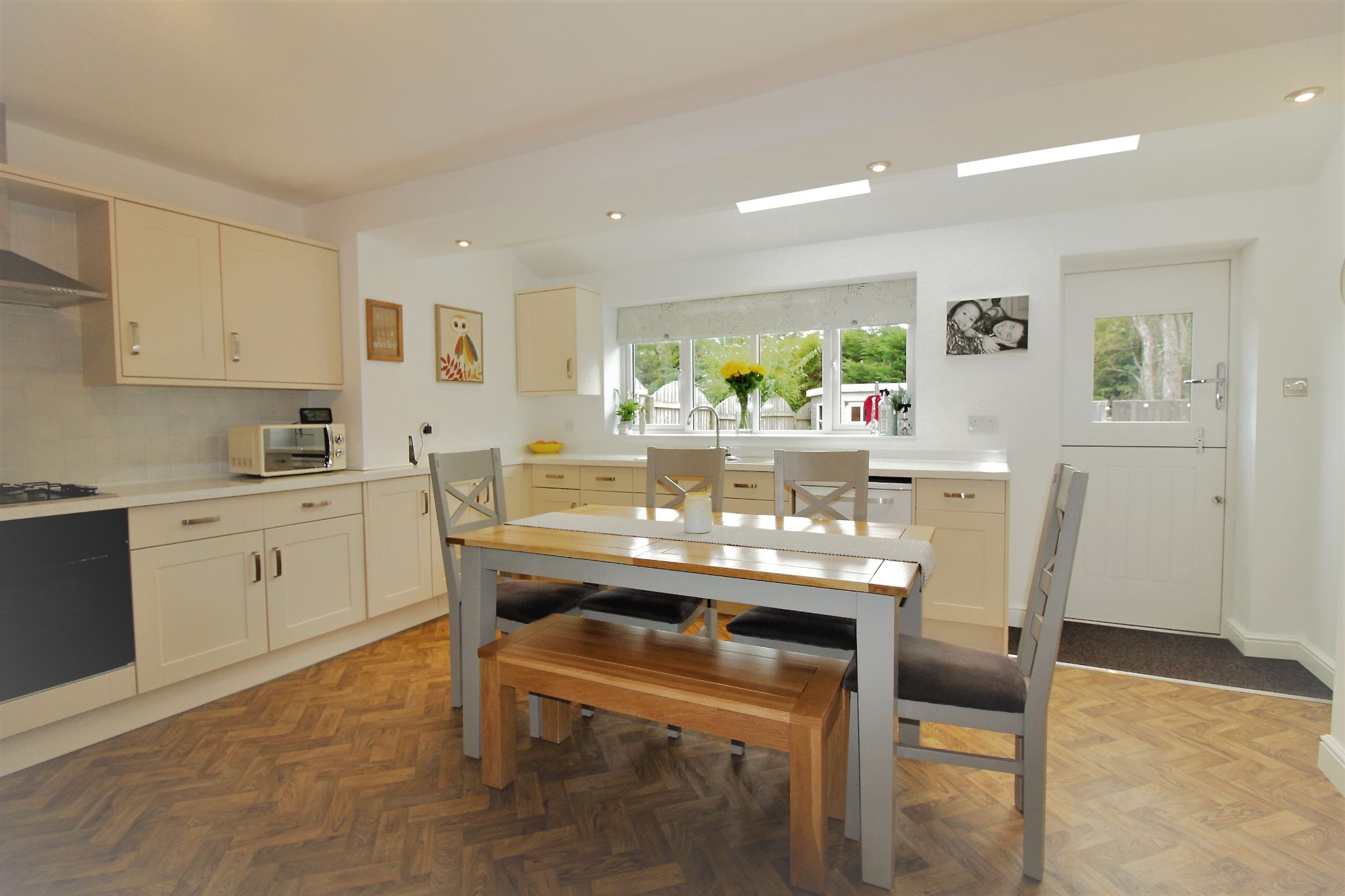 4 bedroom semi-detached house SSTC in Solihull - Photograph 3.