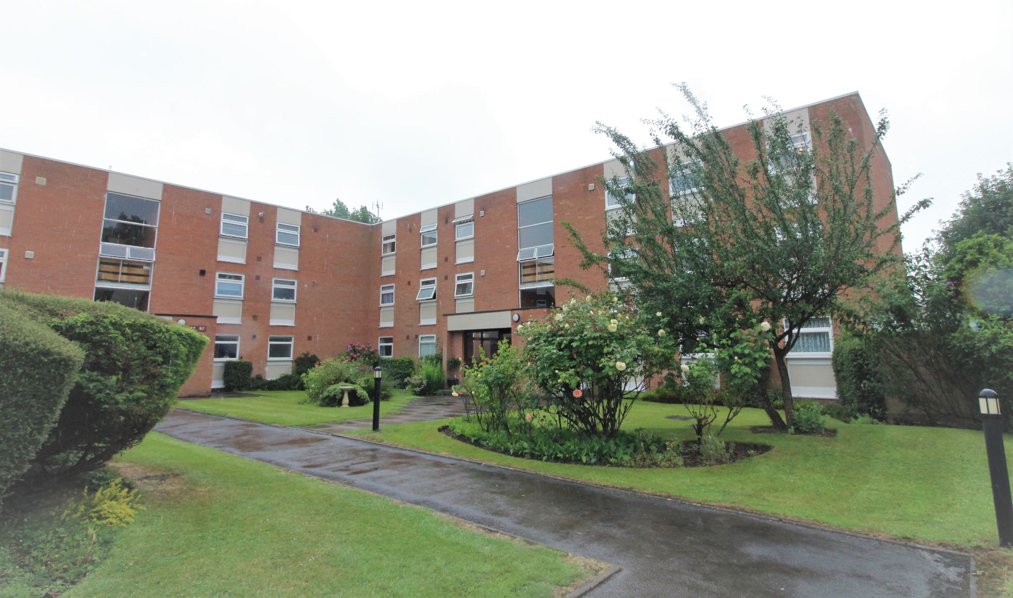 2 bedroom apartment flat/apartment Let Agreed in Solihull - Photograph 8.