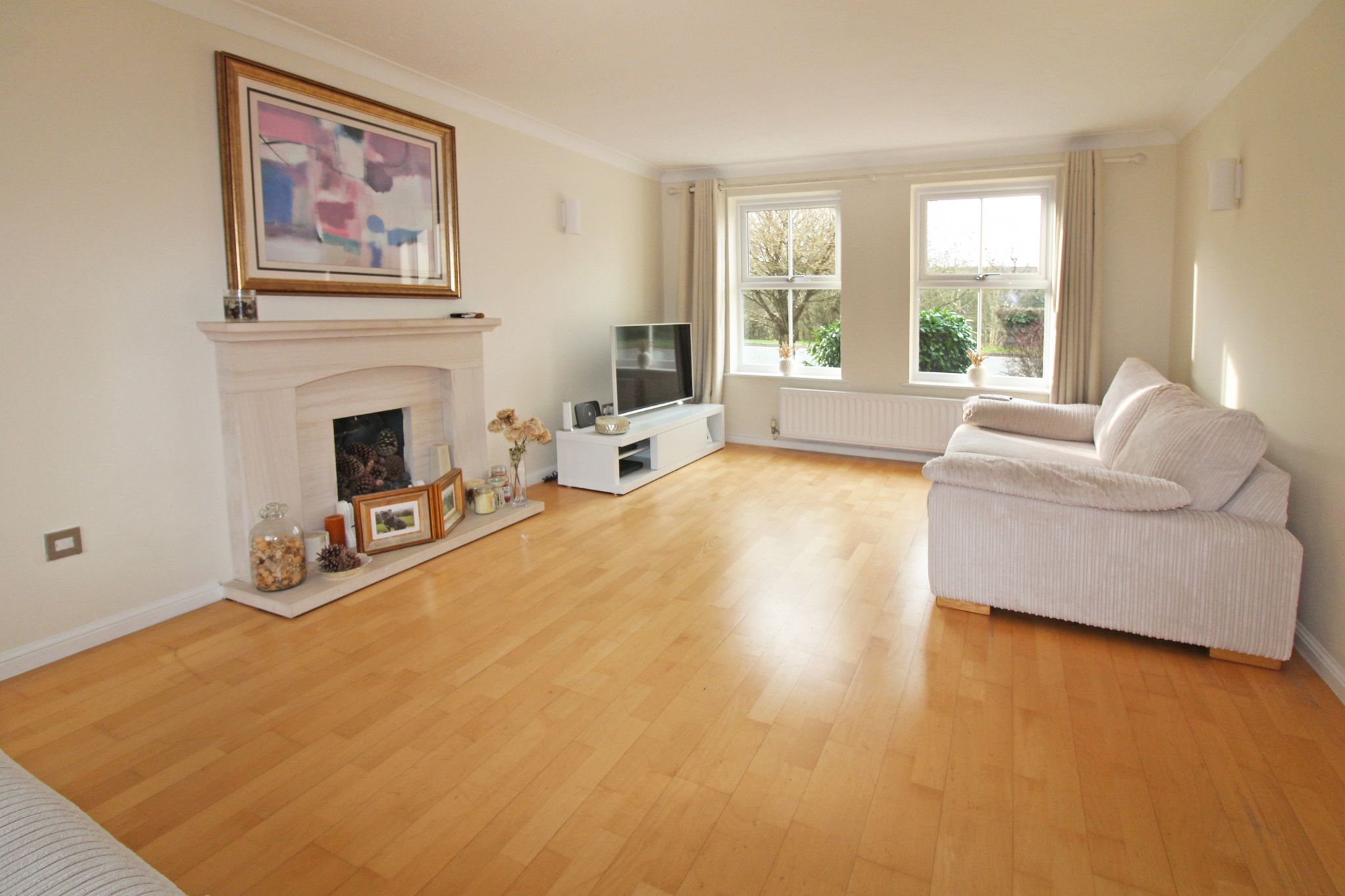 5 bedroom detached house SSTC in Solihull - Photograph 4.