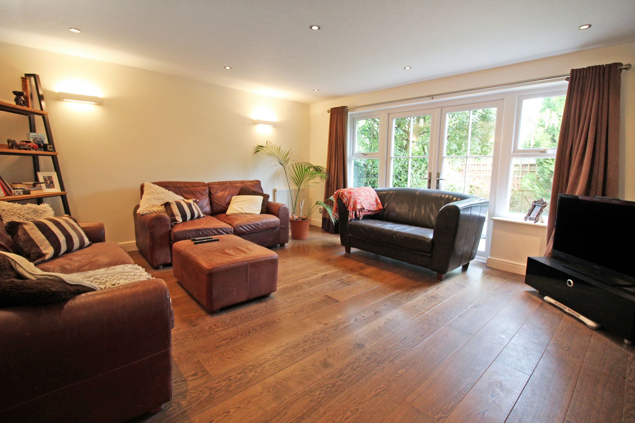 5 bedroom detached house SSTC in Solihull - Photograph 8.