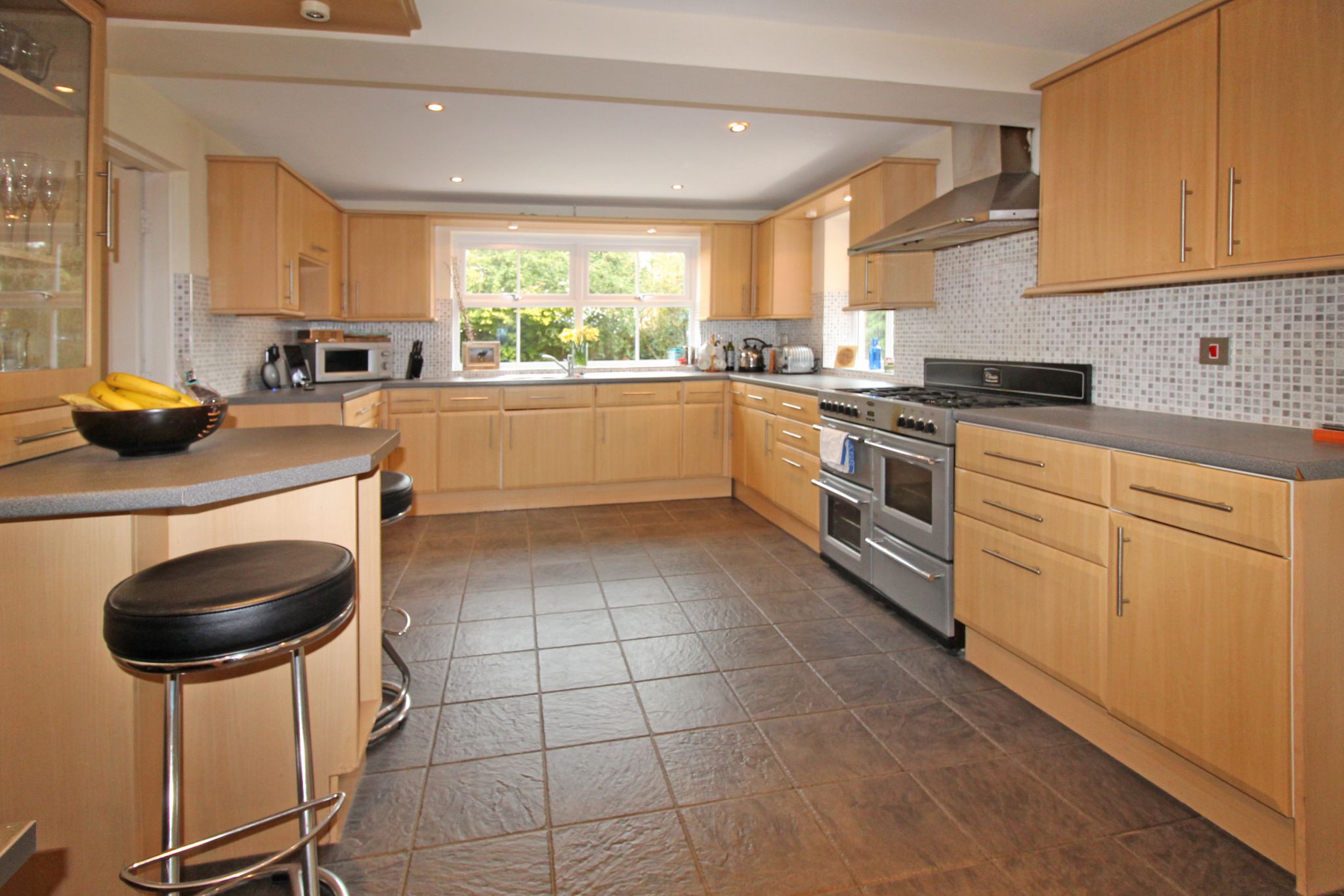 5 bedroom detached house SSTC in Solihull - Photograph 6.