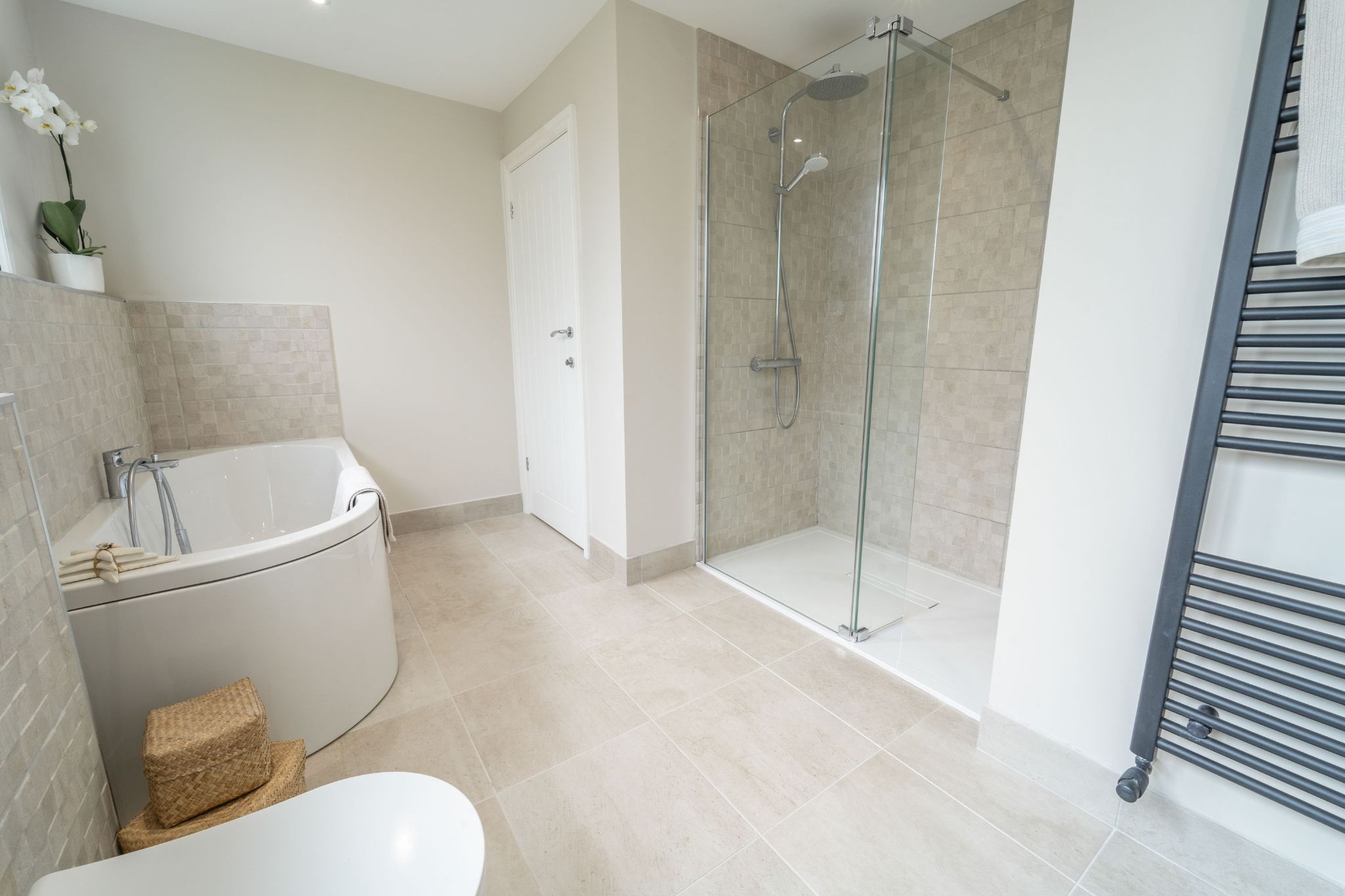 3 bedroom detached house SSTC in Solihull - Photograph 13.