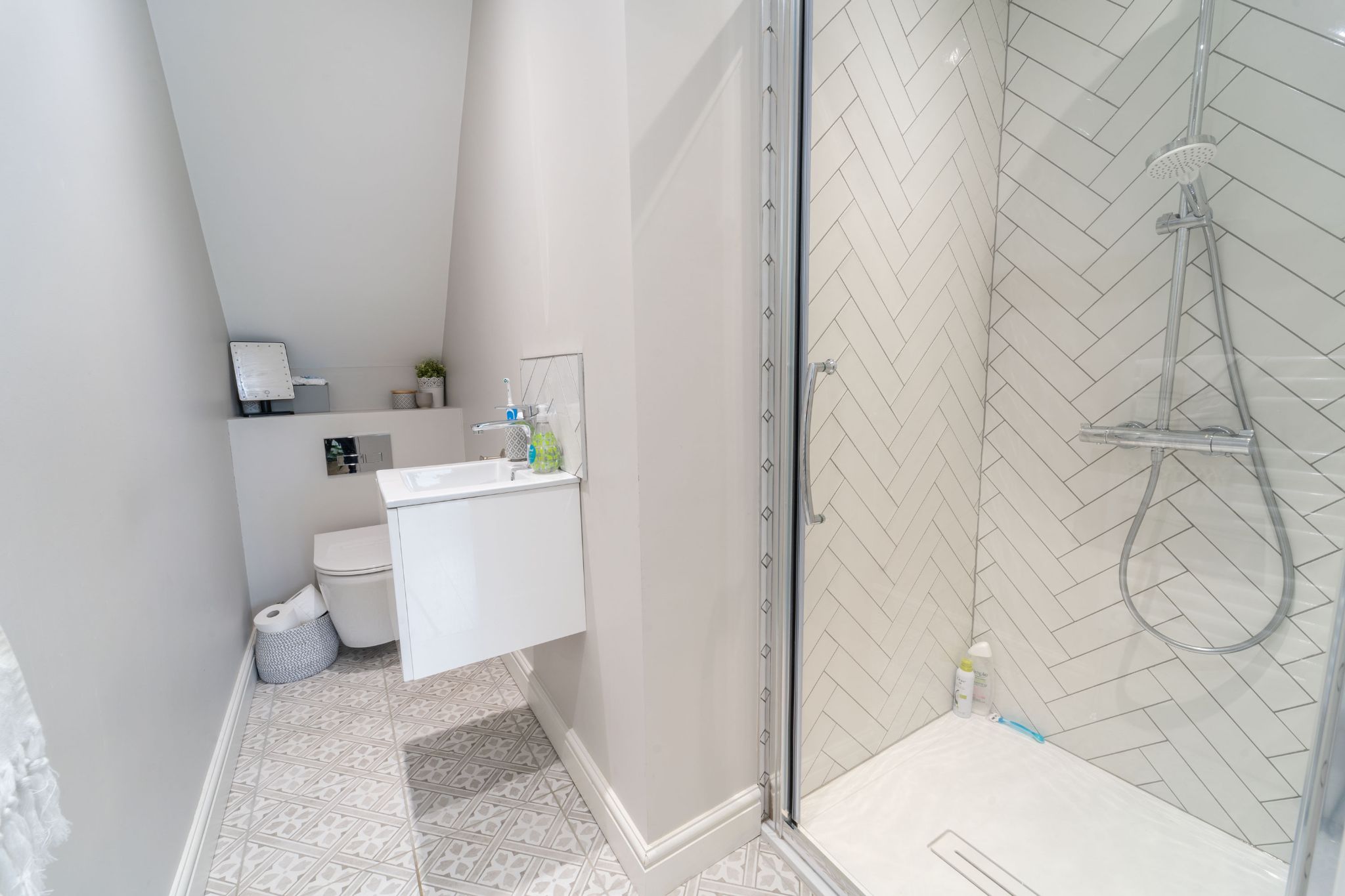 3 bedroom detached house SSTC in Solihull - Photograph 16.