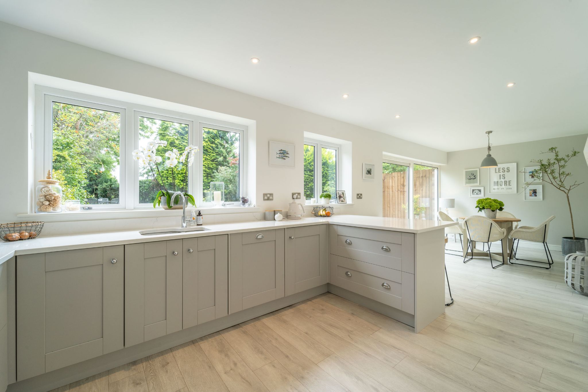 3 bedroom detached house SSTC in Solihull - Photograph 5.