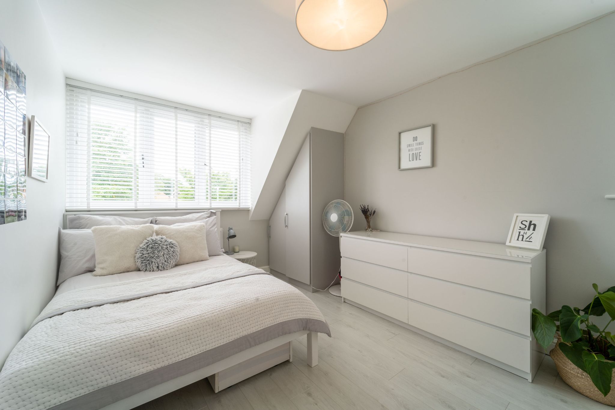 3 bedroom detached house SSTC in Solihull - Photograph 14.