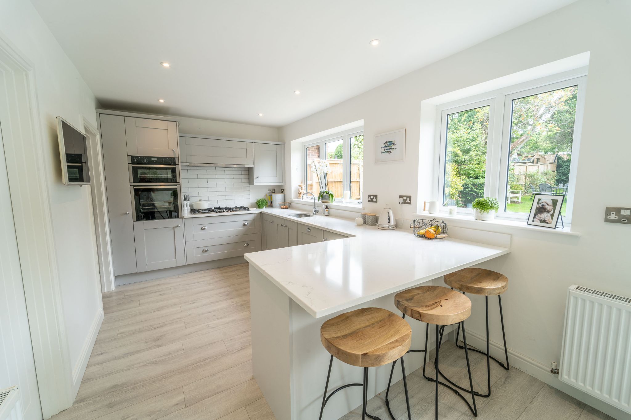 3 bedroom detached house SSTC in Solihull - Photograph 3.