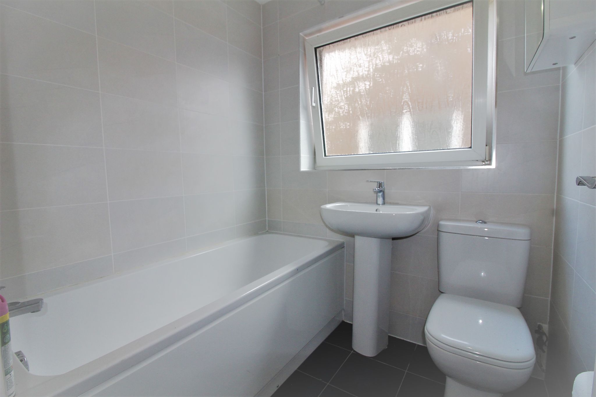 2 bedroom maisonette flat/apartment SSTC in Solihull - Photograph 5.