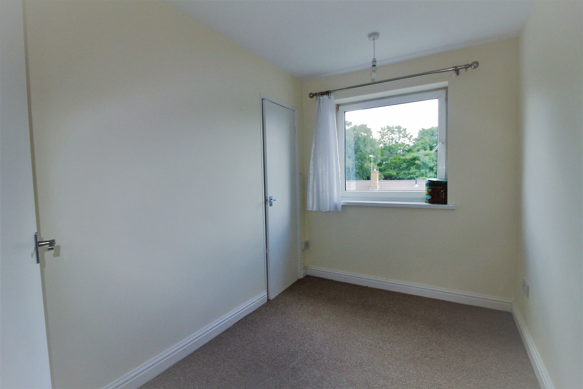 2 bedroom maisonette flat/apartment SSTC in Solihull - Photograph 6.