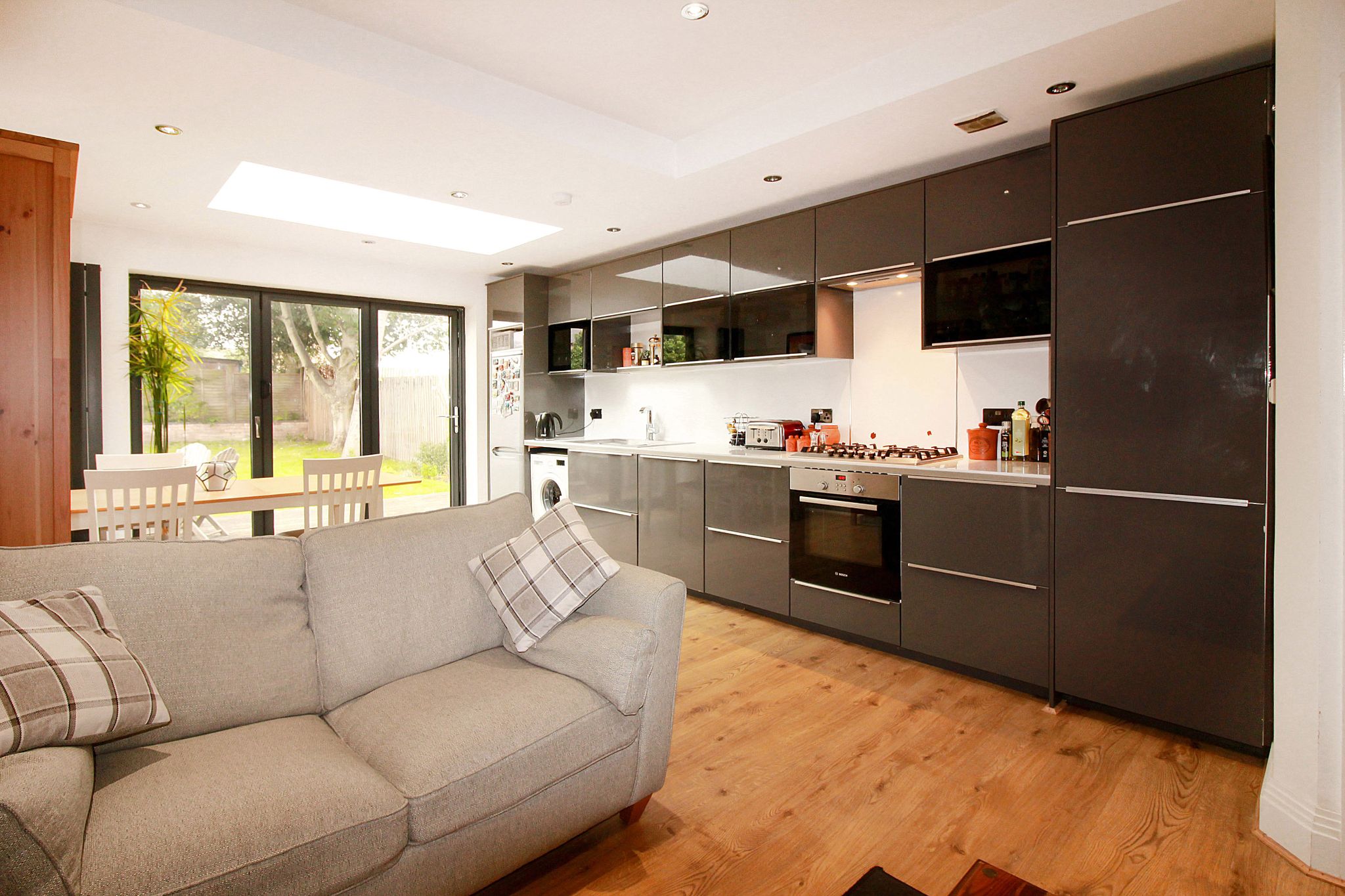 2 bedroom end terraced house SSTC in Solihull - Photograph 5.