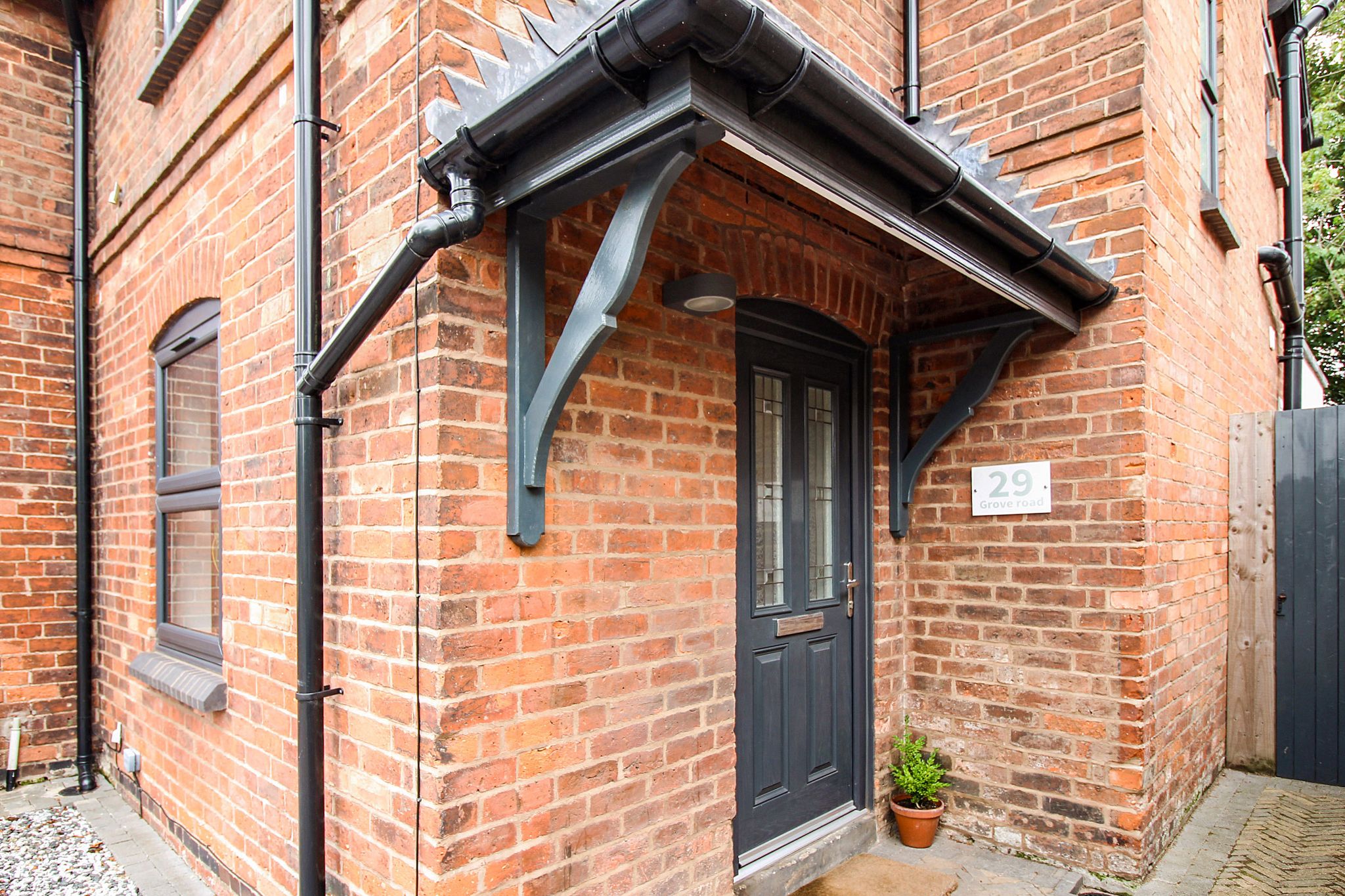 2 bedroom end terraced house SSTC in Solihull - Photograph 2.