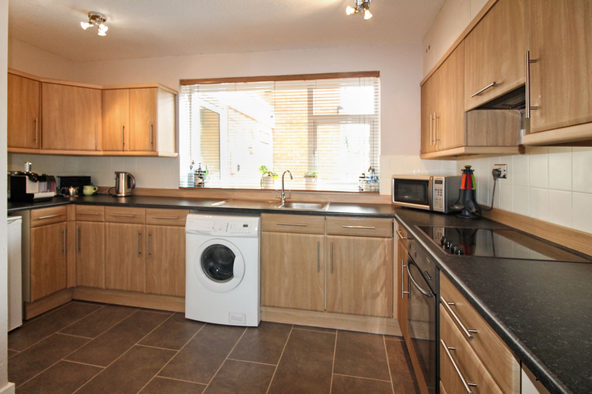 2 bedroom ground floor flat/apartment SSTC in Solihull - Photograph 3.