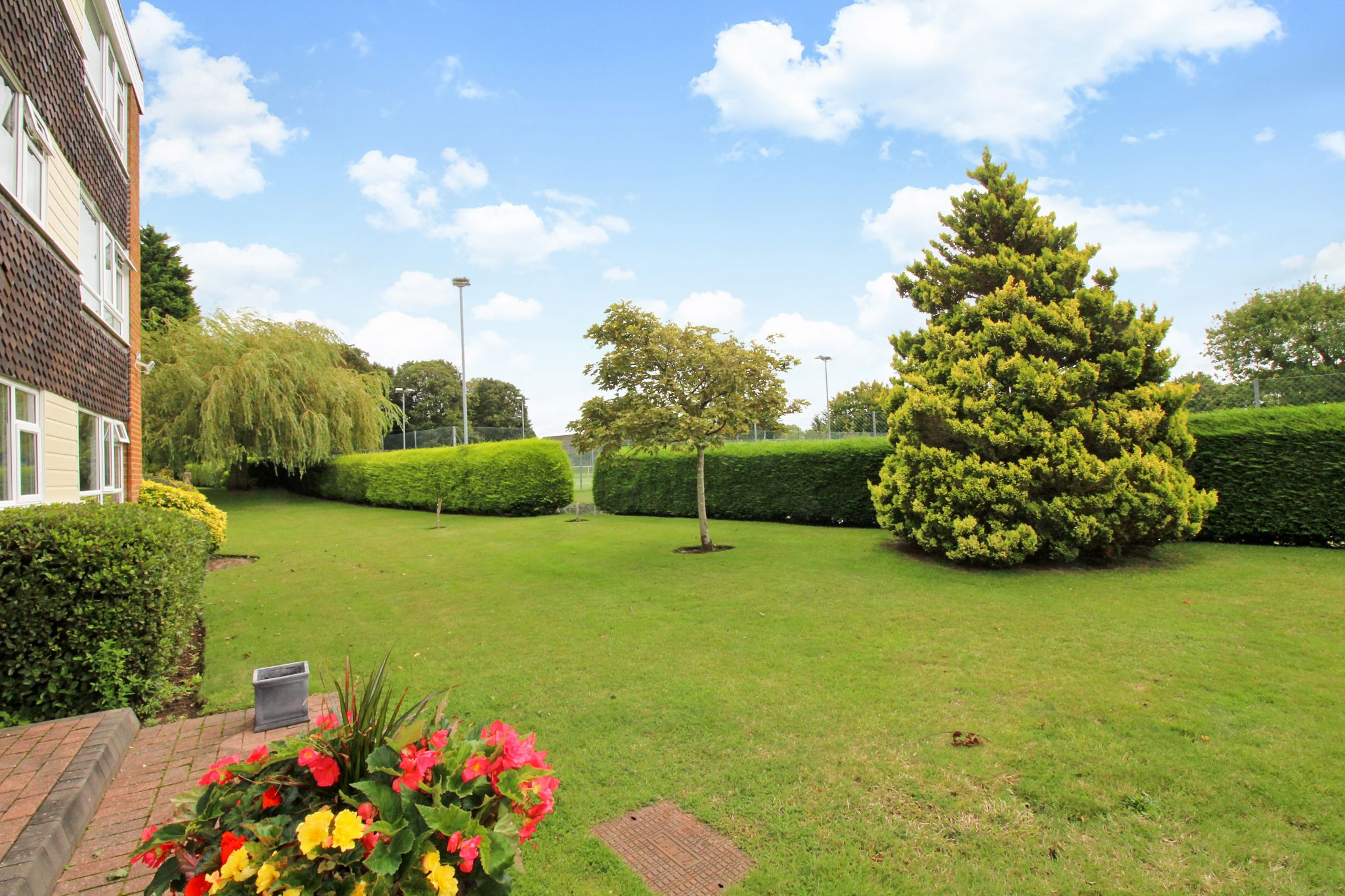 2 bedroom ground floor flat/apartment SSTC in Solihull - Photograph 5.