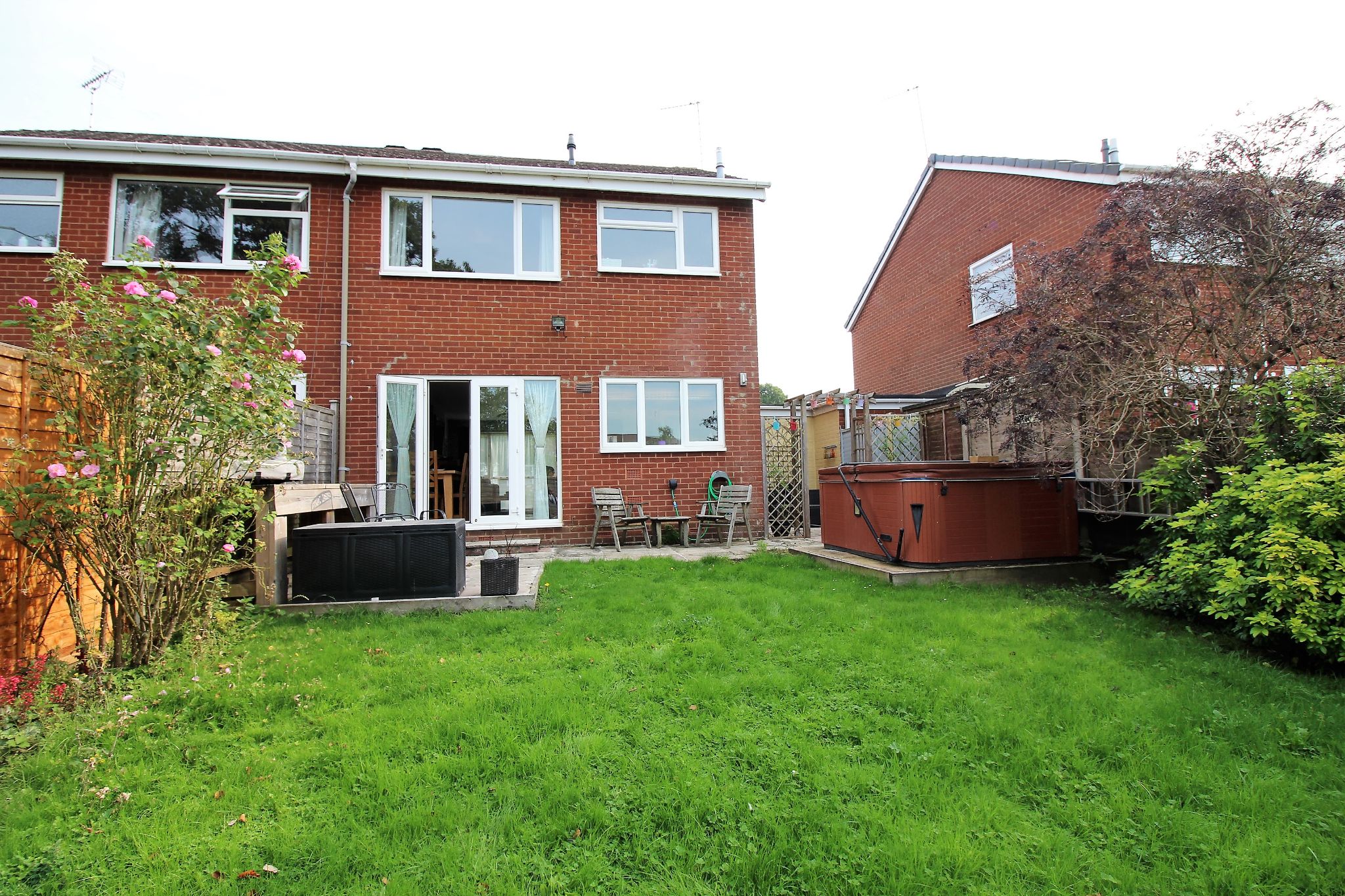 3 bedroom semi-detached house SSTC in Solihull - Photograph 12.