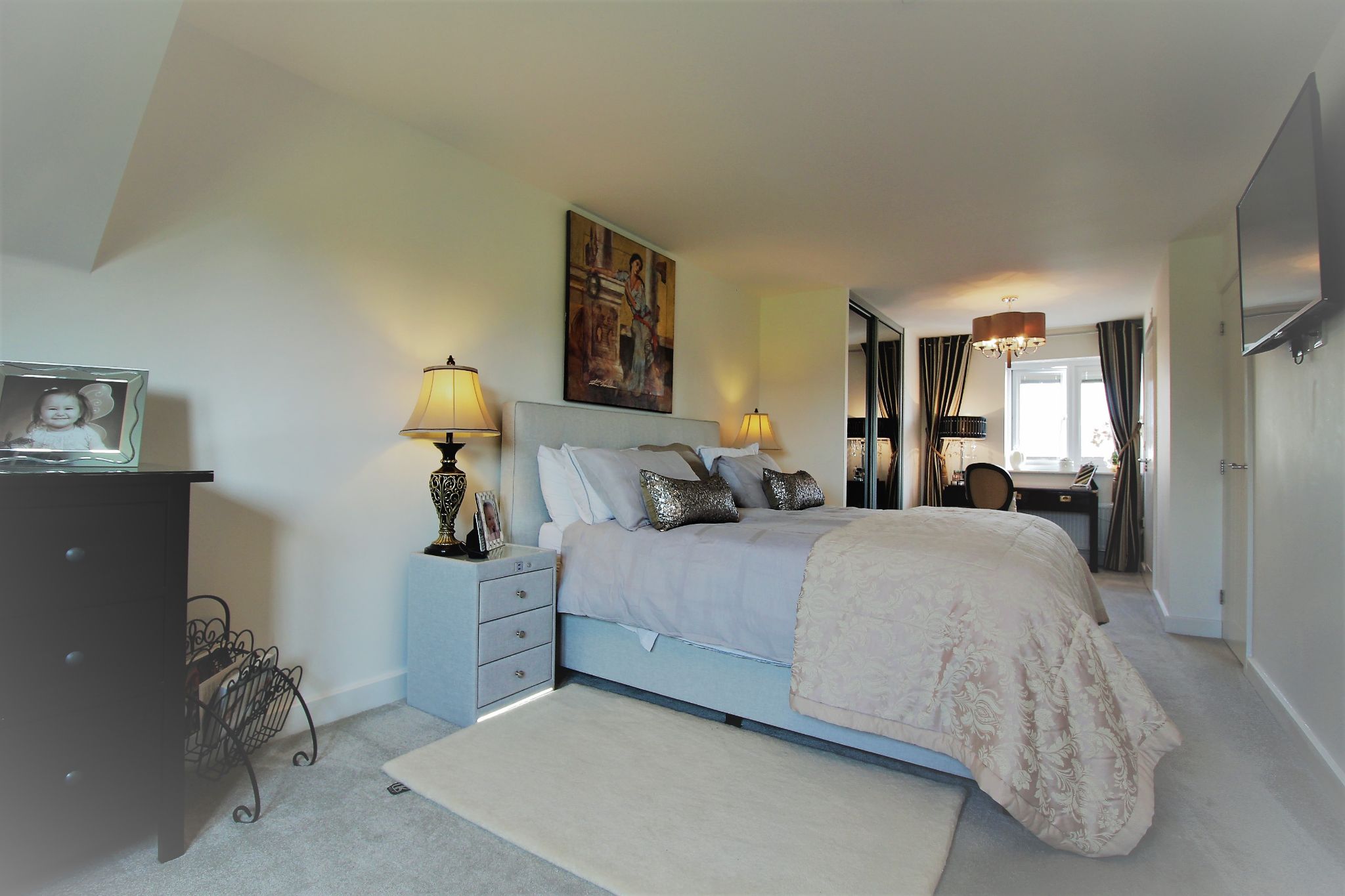 3 bedroom mews house SSTC in Solihull - Photograph 9.