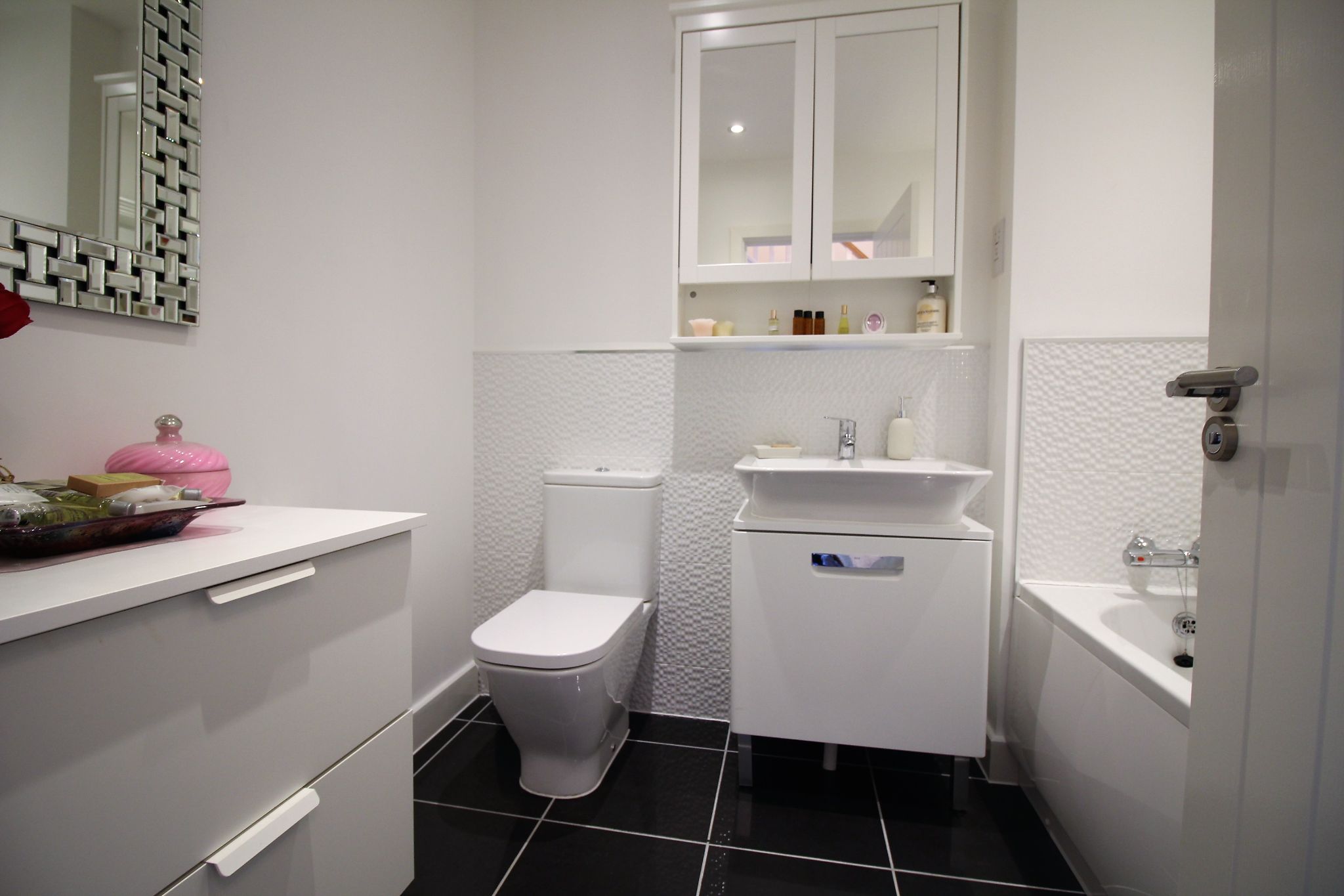 3 bedroom mews house SSTC in Solihull - Photograph 13.