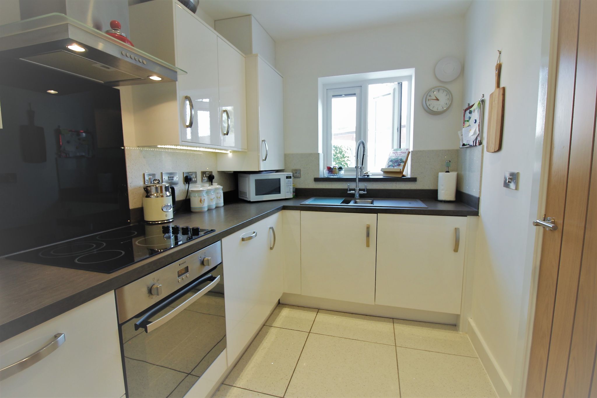 3 bedroom mews house SSTC in Solihull - Photograph 5.